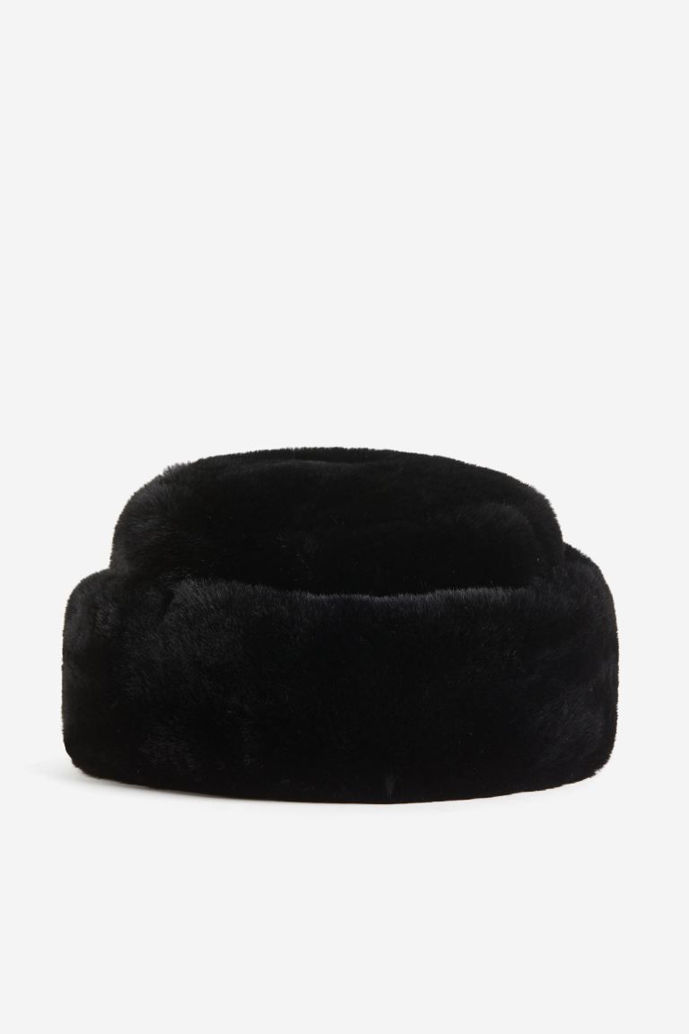 Fluffy hat | H&M (UK, MY, IN, SG, PH, TW, HK)