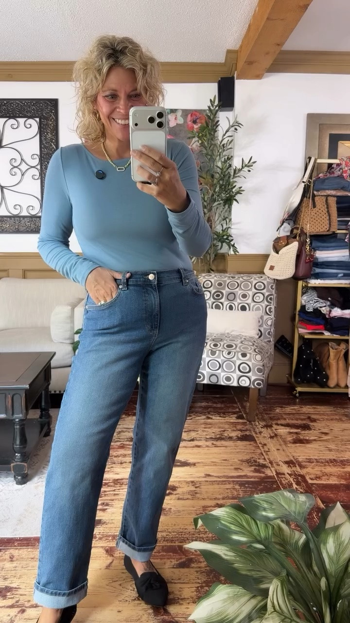 Wool blend top size large and jeans size 10

#LTKootd #LTKOver40 #LTKMidsize