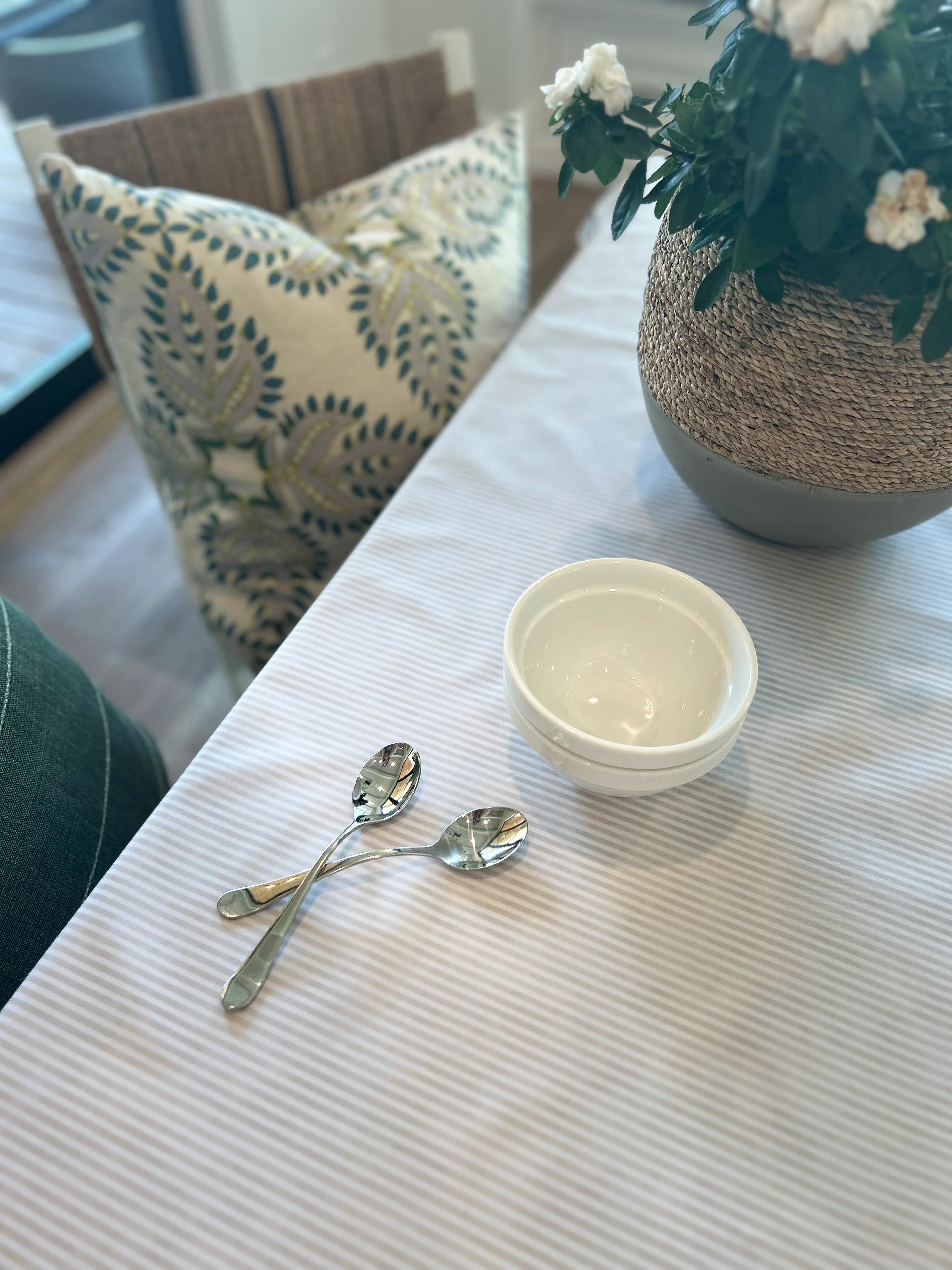 Everyday Watercolor Stripe - Birch | Table 06