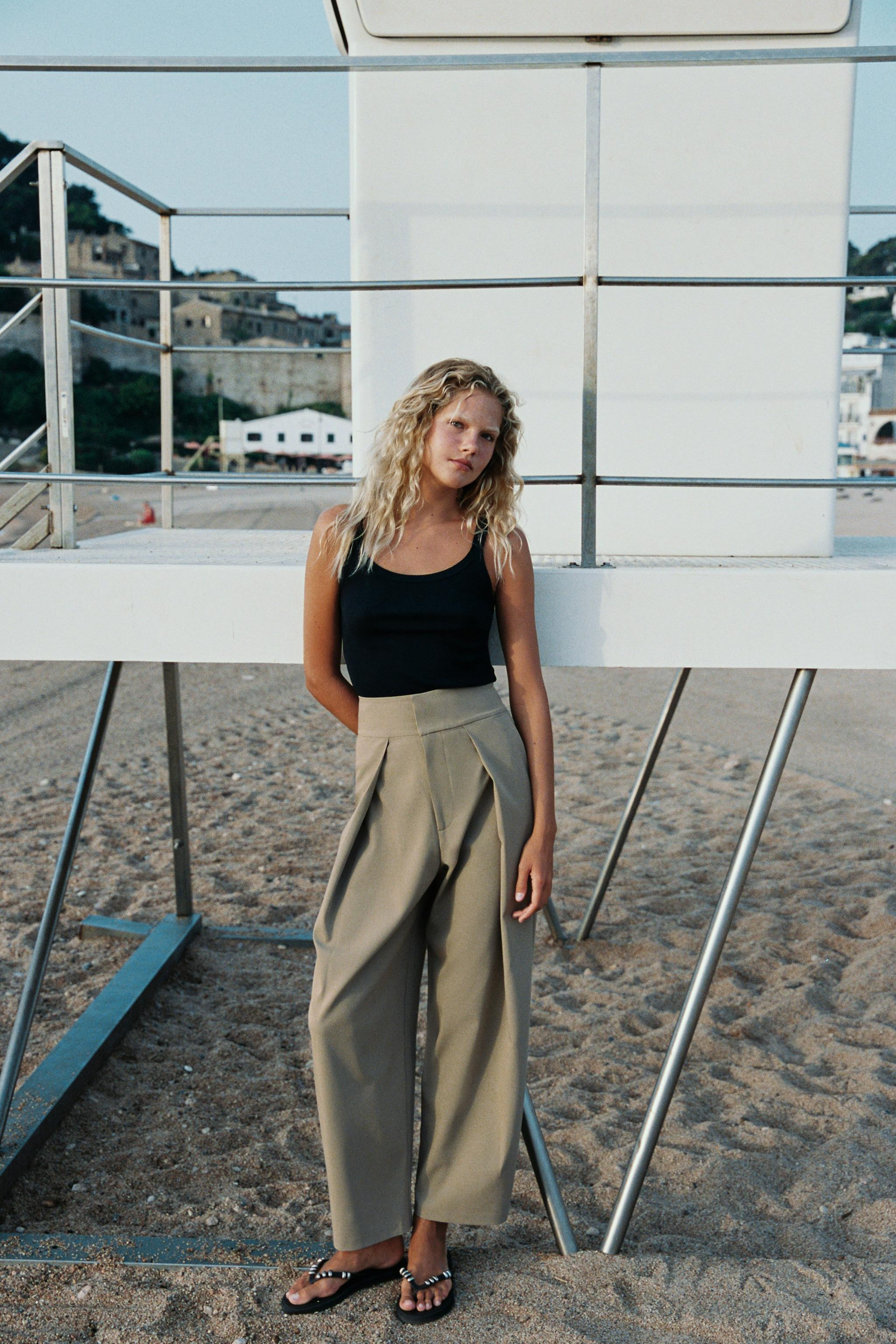 STRIPED PLEATED BALLOON PANTS | Zara US
