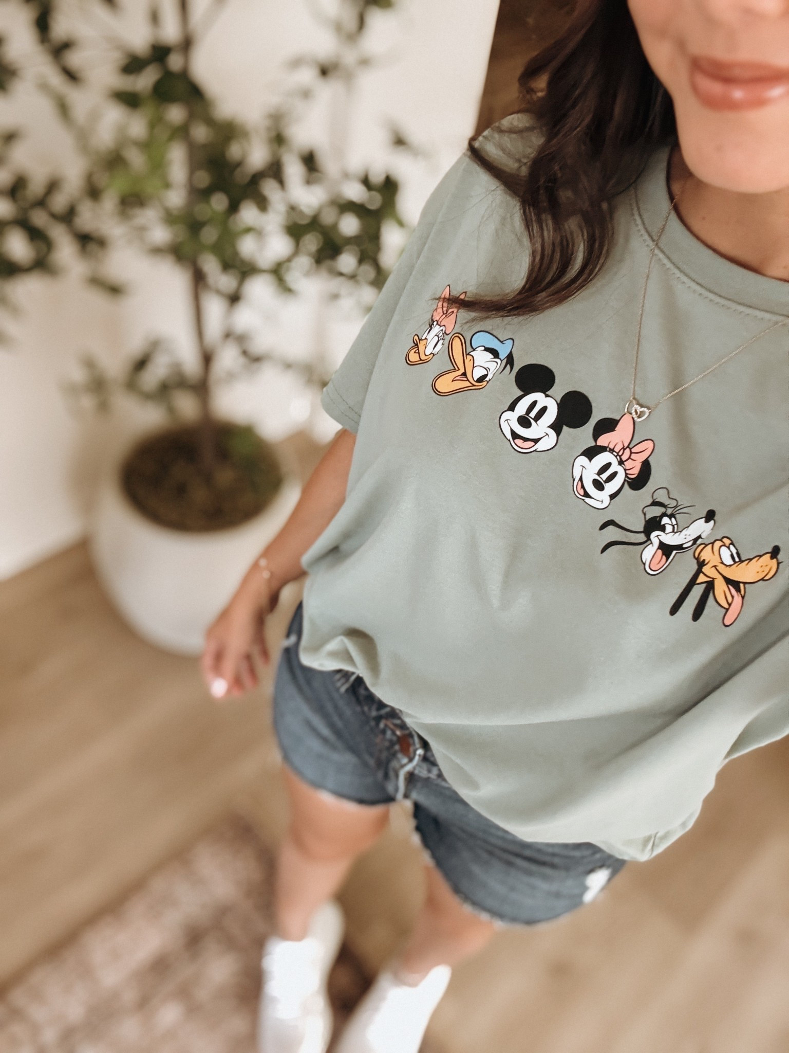 Disney girlies, run and grab this adorable Mickey & Friends t-shirt from Target before it sells out! Such great quality and only $12.99! I sized up for an oversized fit. 