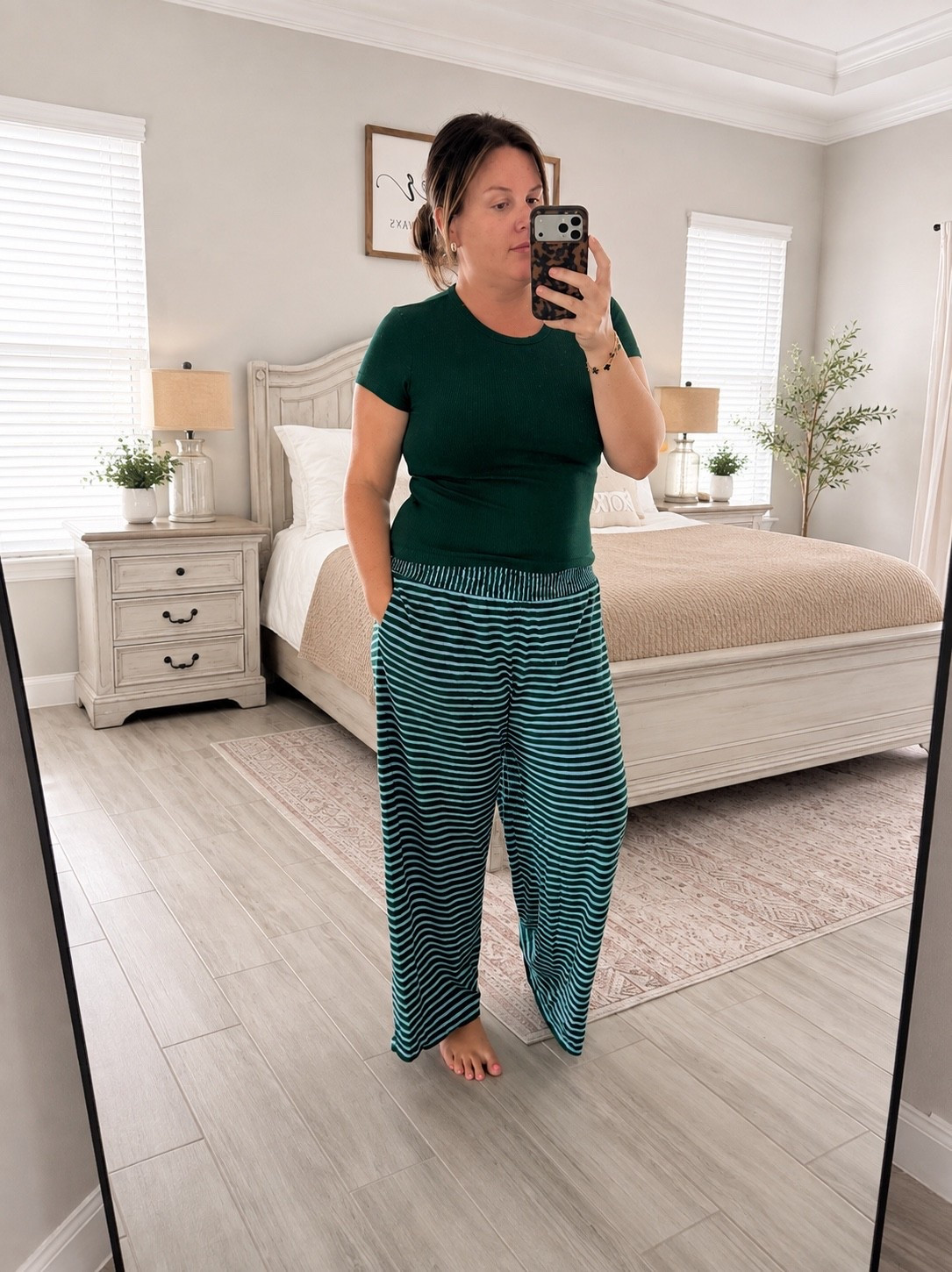 Loungewear…but make it cute enough to leave the house 💚 Both the top + pants are American Eagle and I’m obsessed with how comfy this little set is! ALSO use code STOCKNROLL at checkout for an extra discount!

#AmericanEagle #Loungewear #EverydayStyle #ComfyStyle #MomStyle

#LTKootd #LTKgrwm