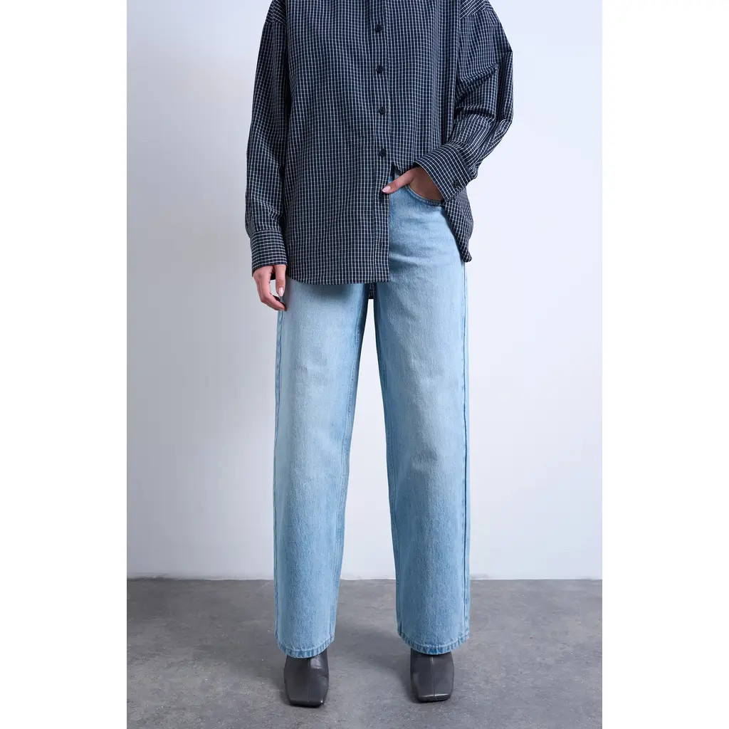 Topshop Cinch Low Rise Relaxed Jeans in Lblue at Nordstrom, Size 30 | Nordstrom