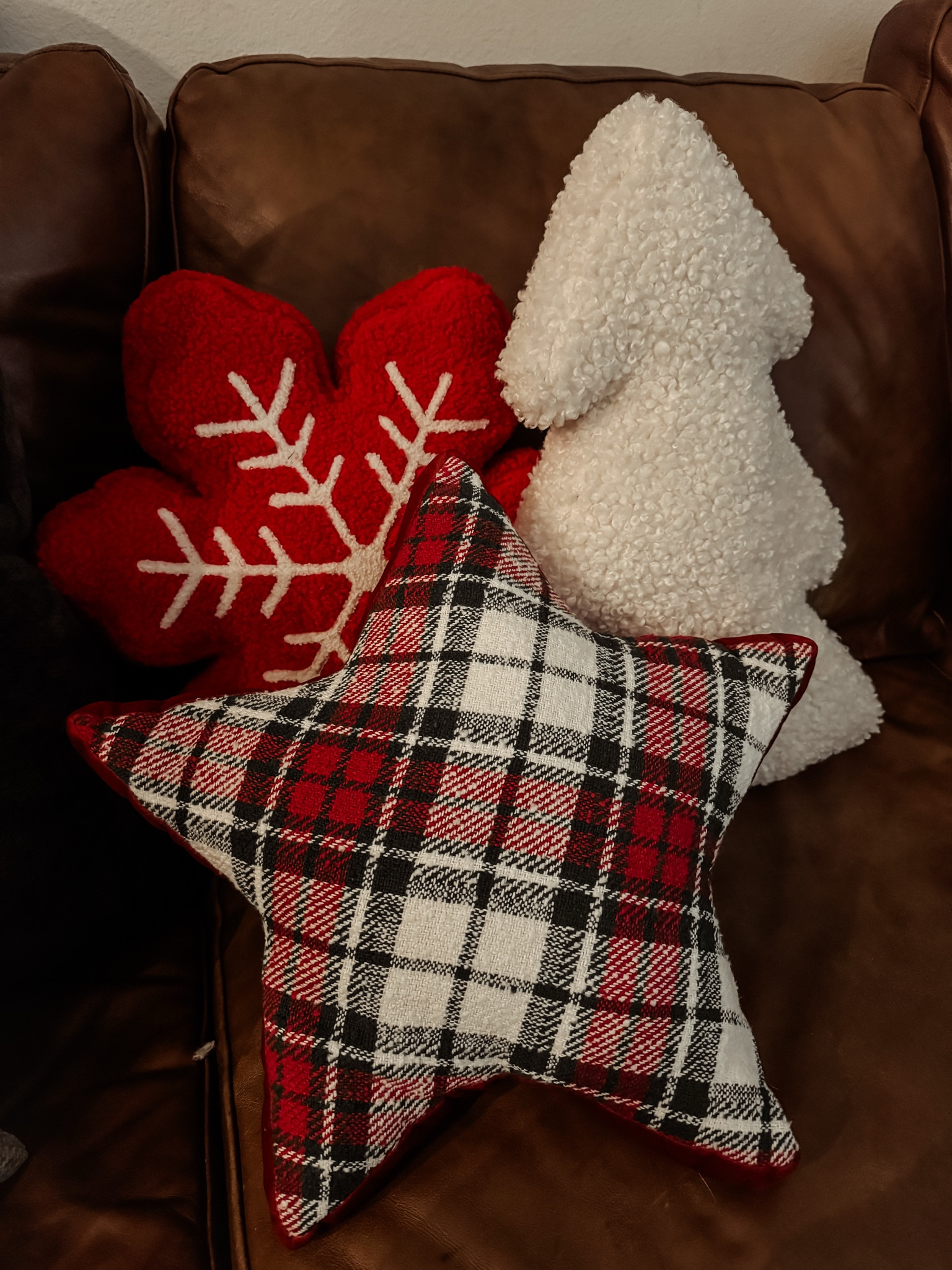 Christmas pillows // decor // Christmas // target // target finds // under $50 // couch pillows // decorative pillows

#LTKGiftGuide #LTKHome #LTKHoliday