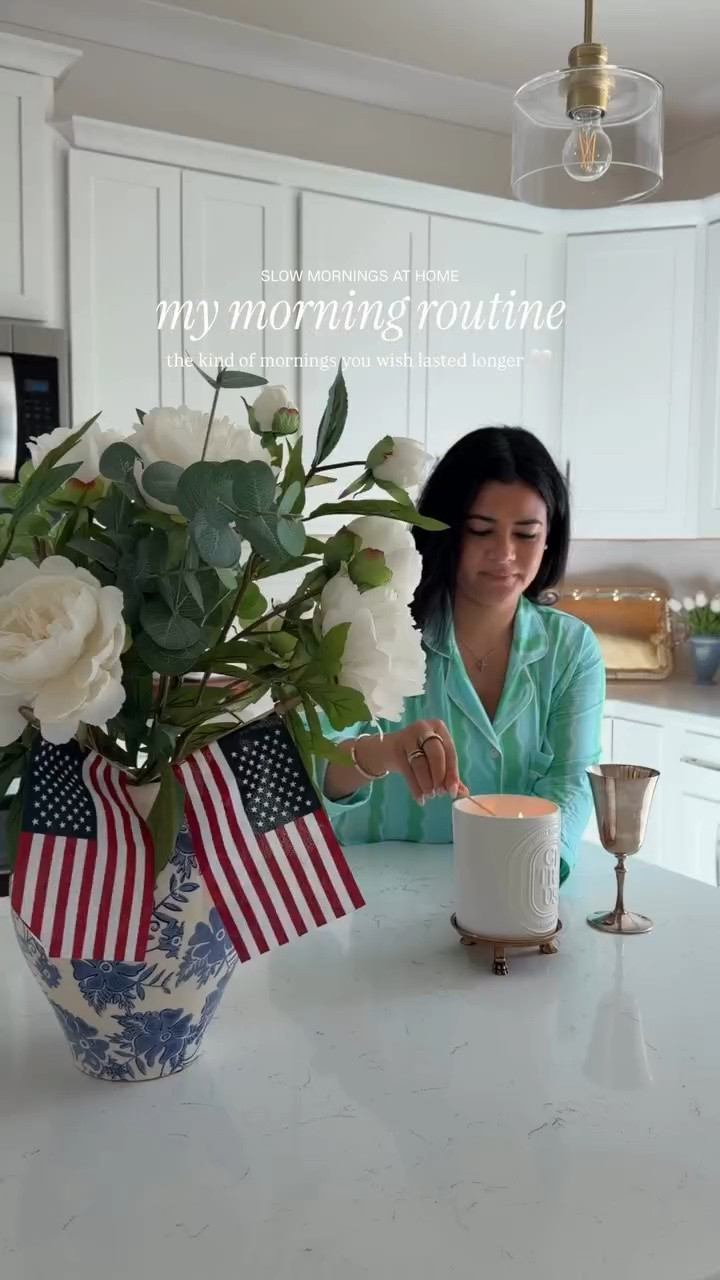 10/10 recommend starting your mornings slow 🤍 and investing in a pair of pajamas that make you feel like you actually have your life together.

Wearing the new Seafoam Wave print from the @inmysundays  Weekender Collection that drops May 31st at 4pm central. 🍓🌊🩵🍉💚 

wearing the Seafoam Wave in XS — I’ll link when they go live! Set your alarms because they normally go fast!
.
#inmysundays #morningroutine #pajamas #morningvlog #grandmillennial

#LTKmorningroutine #LTKHome #LTKdayinmylife