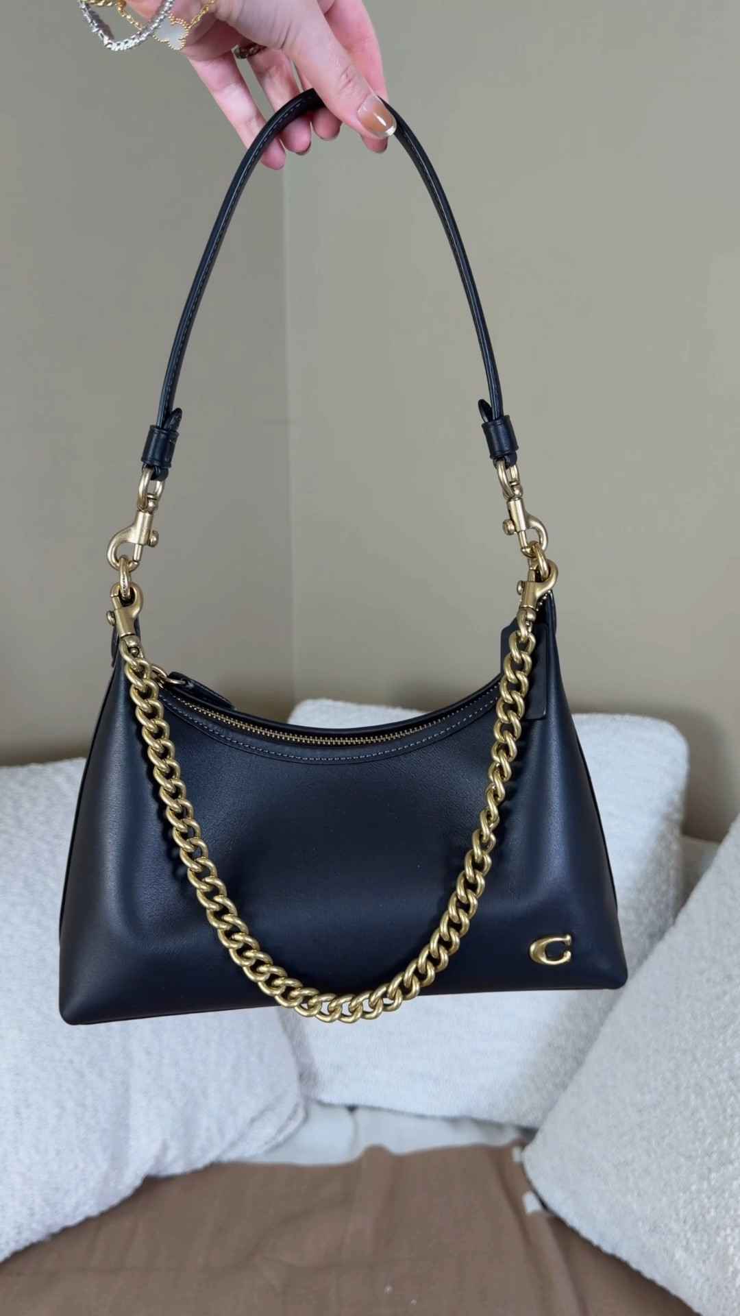 I don’t know why it took me so long 😍 Comment SHOP & I’ll dm you the link ♥️

Every time I have shared my coach collection I always got questions about why I didn’t have a Juliet and I had no idea why! I love the Coach Outlet Teri and the Juliet is like the retail sister of her so I didn’t want think I need her and a Teri but I was wrong! The Juliet 25 is the perfect everyday bag for when I don’t know what to carry but you want to look out together! 

I love the you can wear her as a simple black shoulder bag, add the chain to decorate her, use the chain as the strap to dress her up or wear her as a crossbody bag. She really is 4 bags in one!