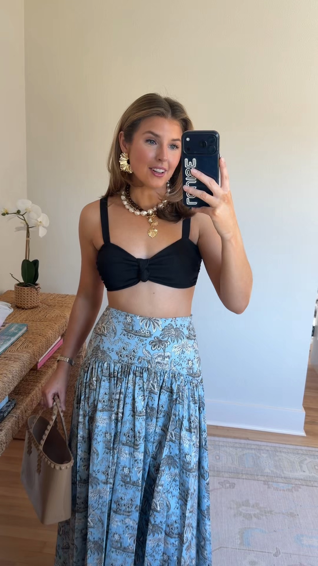 Resort wear outfit idea! Wearing a S in swimsuit and 4 in skirt 