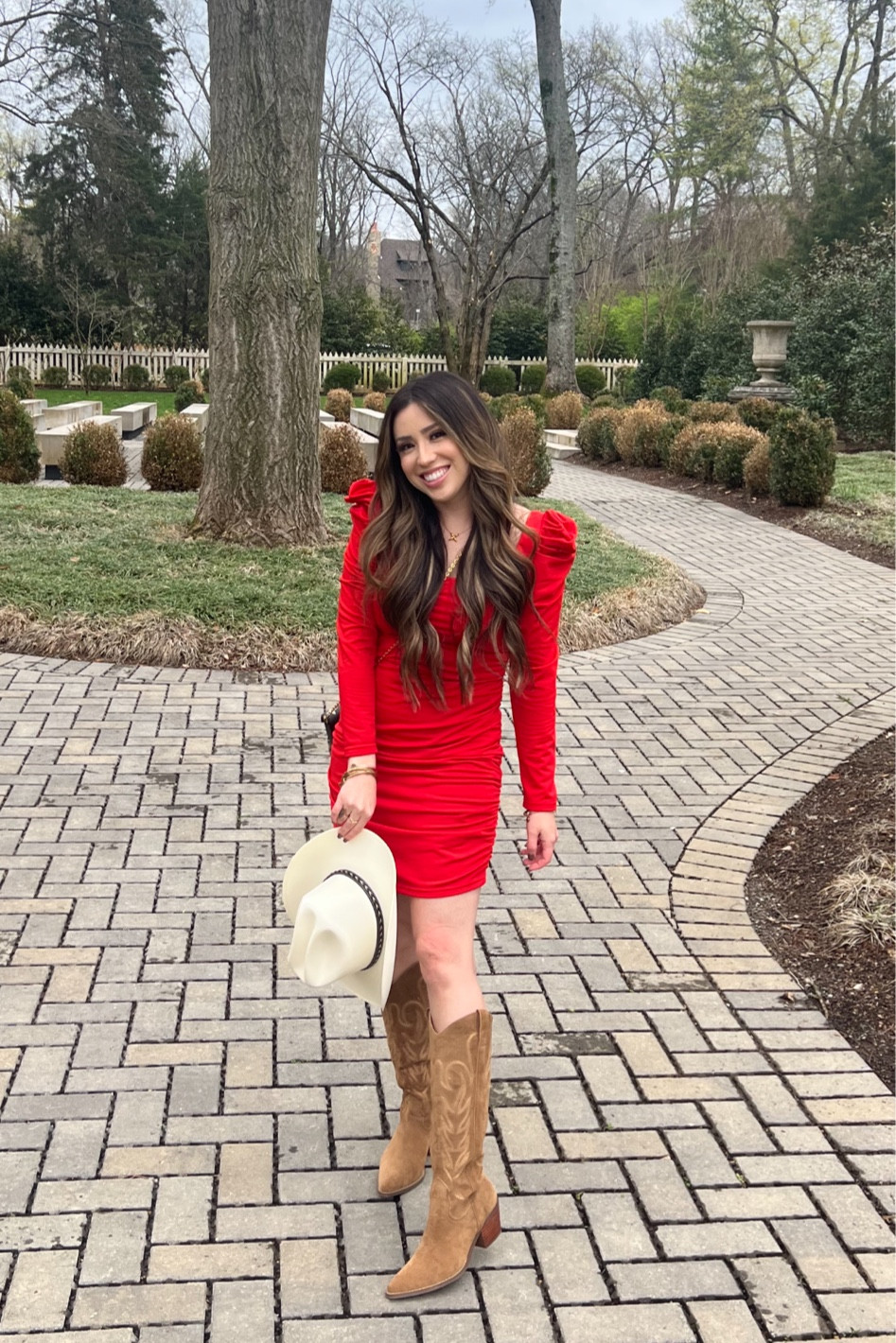Love this Red dress! Wearing a medium ! 