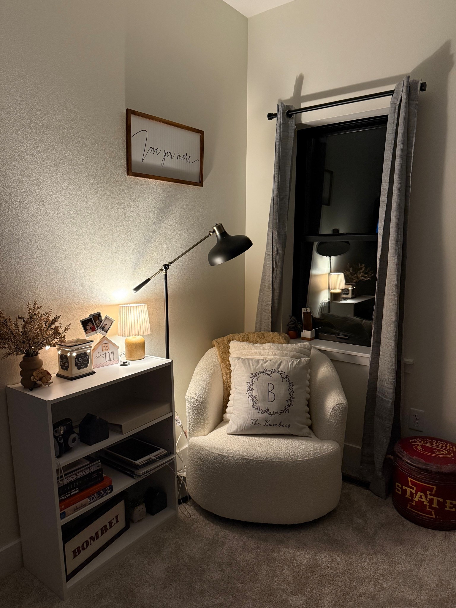 My little reading nook! Linking everything I can for you guys! 🫶🏼❤️

#LTKHome #LTKSeasonal #LTKFamily