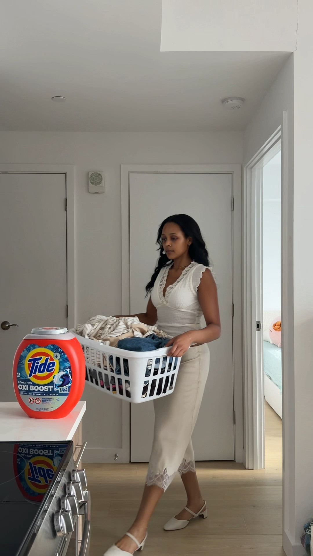 #ad Apartment essentials I’ll never let myself run out of 🫧🧺 Tide OXI Boost Power PODS and Dawn Platinum Powerwash are both available at @Target  🤍 @tidelaundry @dawndishwash #TargetPartner #TargetRun