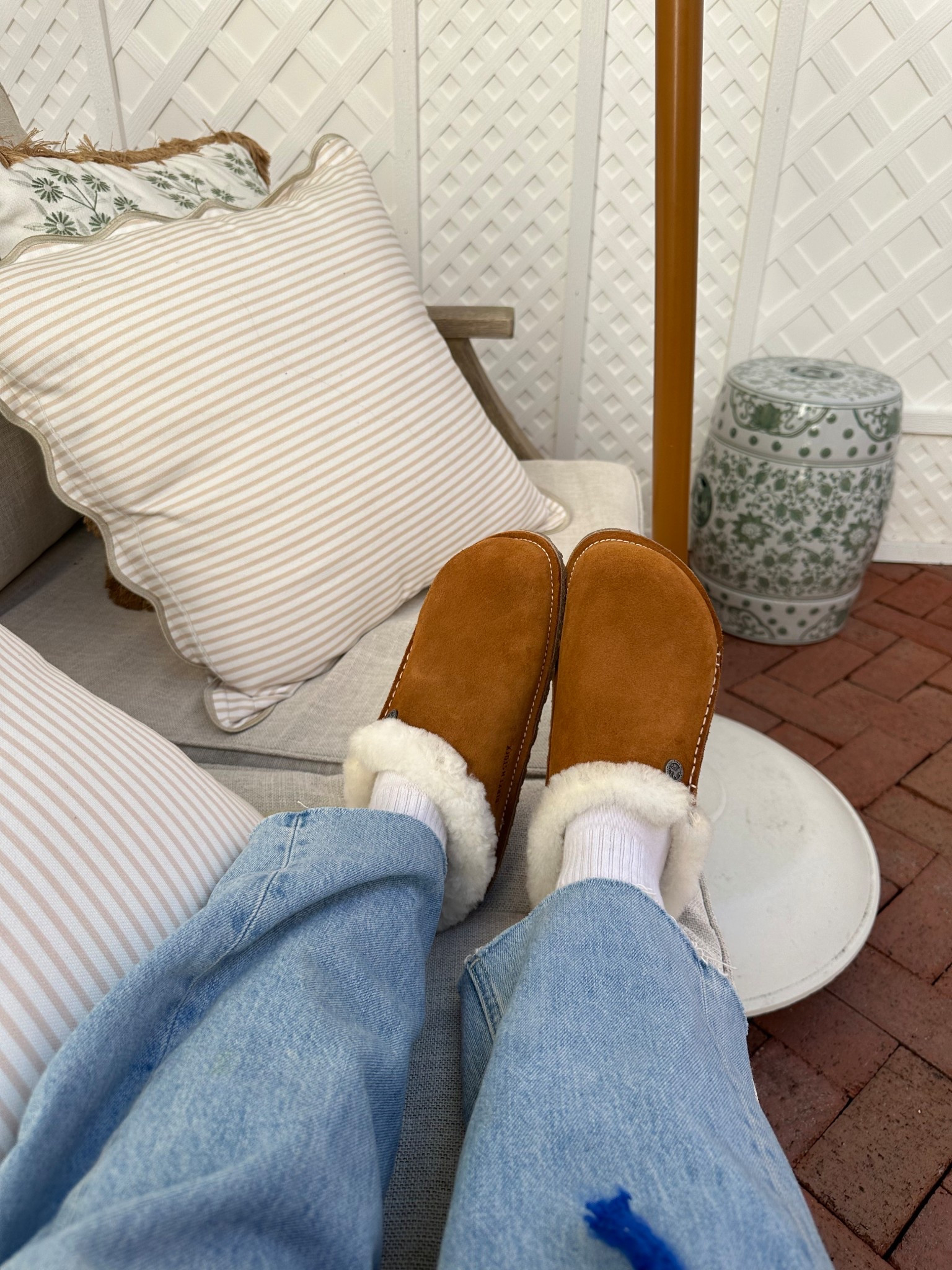 these are SO COMFY - can dress up or dress down 