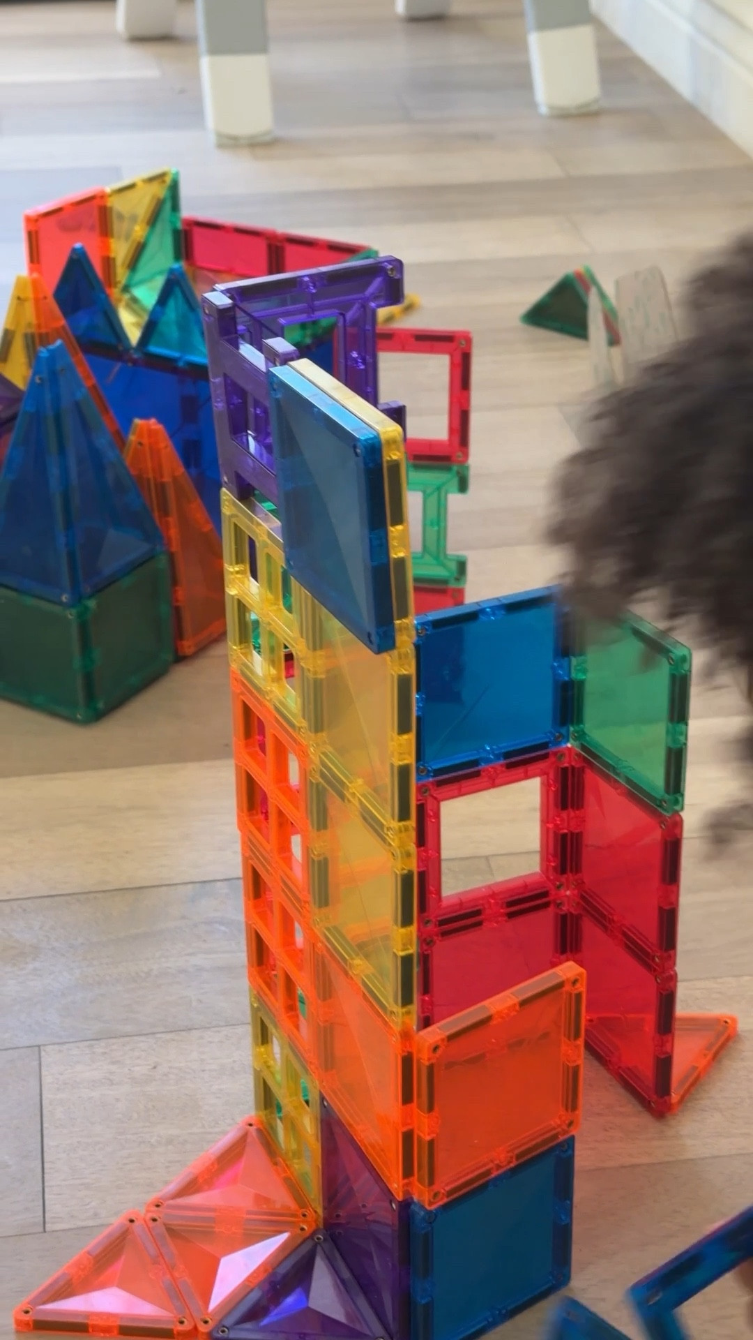 I’ve discovered the most exceptional toy for kids. It keeps Zoë engaged and occupied. I absolutely adore it! 