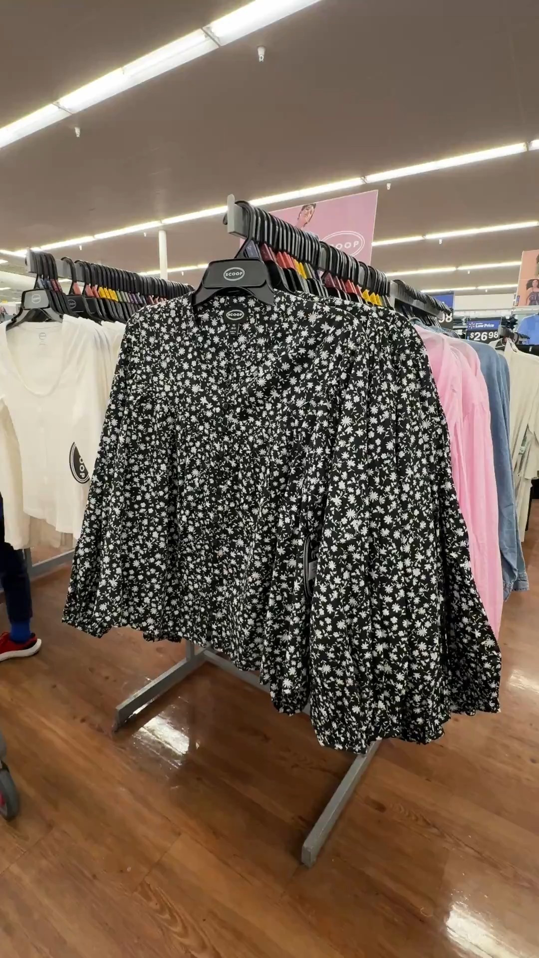 Love this floral top from Walmart! 

#LTKootd