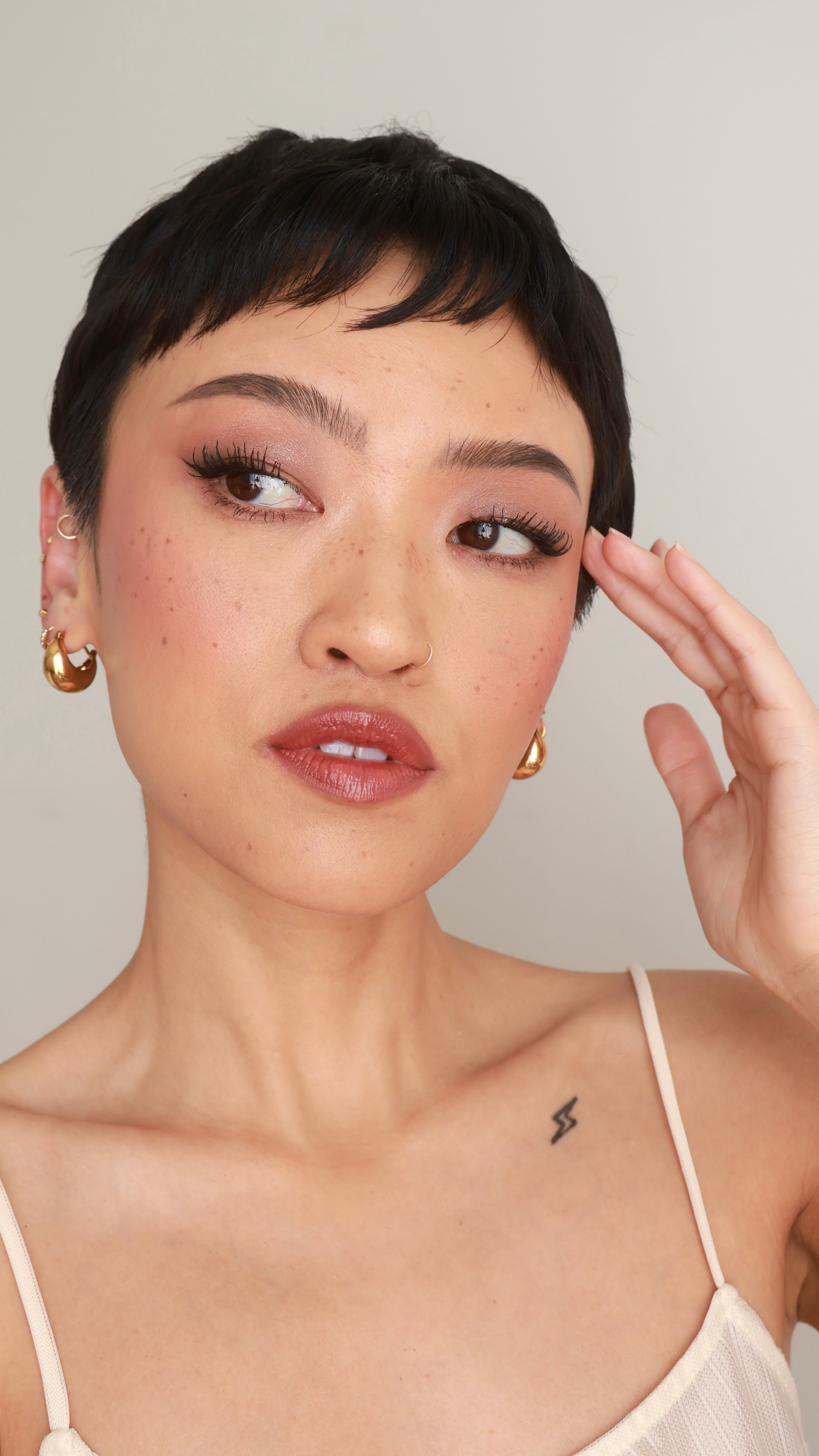 angel eyes makeup part 2

monolid makeup, eye makeup, makeup tutorial, makeup, beauty?m, angel makeup, glowy makeup 

#LTKBeauty #LTKgrwm #LTKselfcare