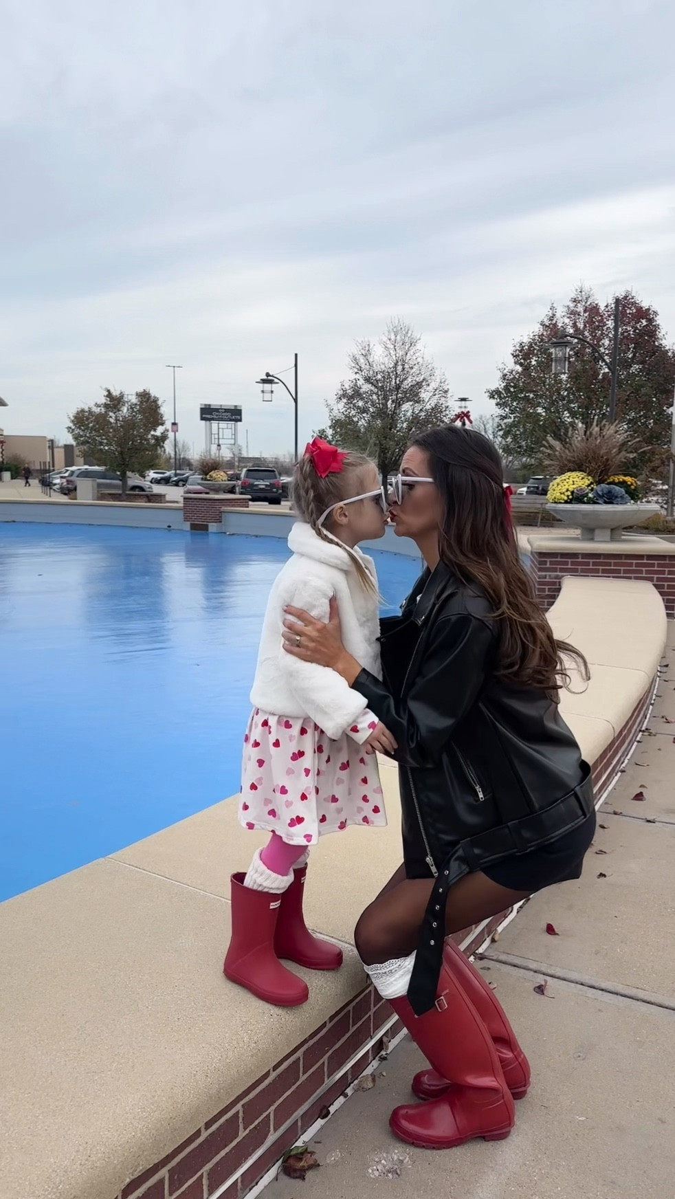 Don’t miss the annual winter Hunter saleAl

#LTKShoeCrush #LTKWatchNow #LTKFamily