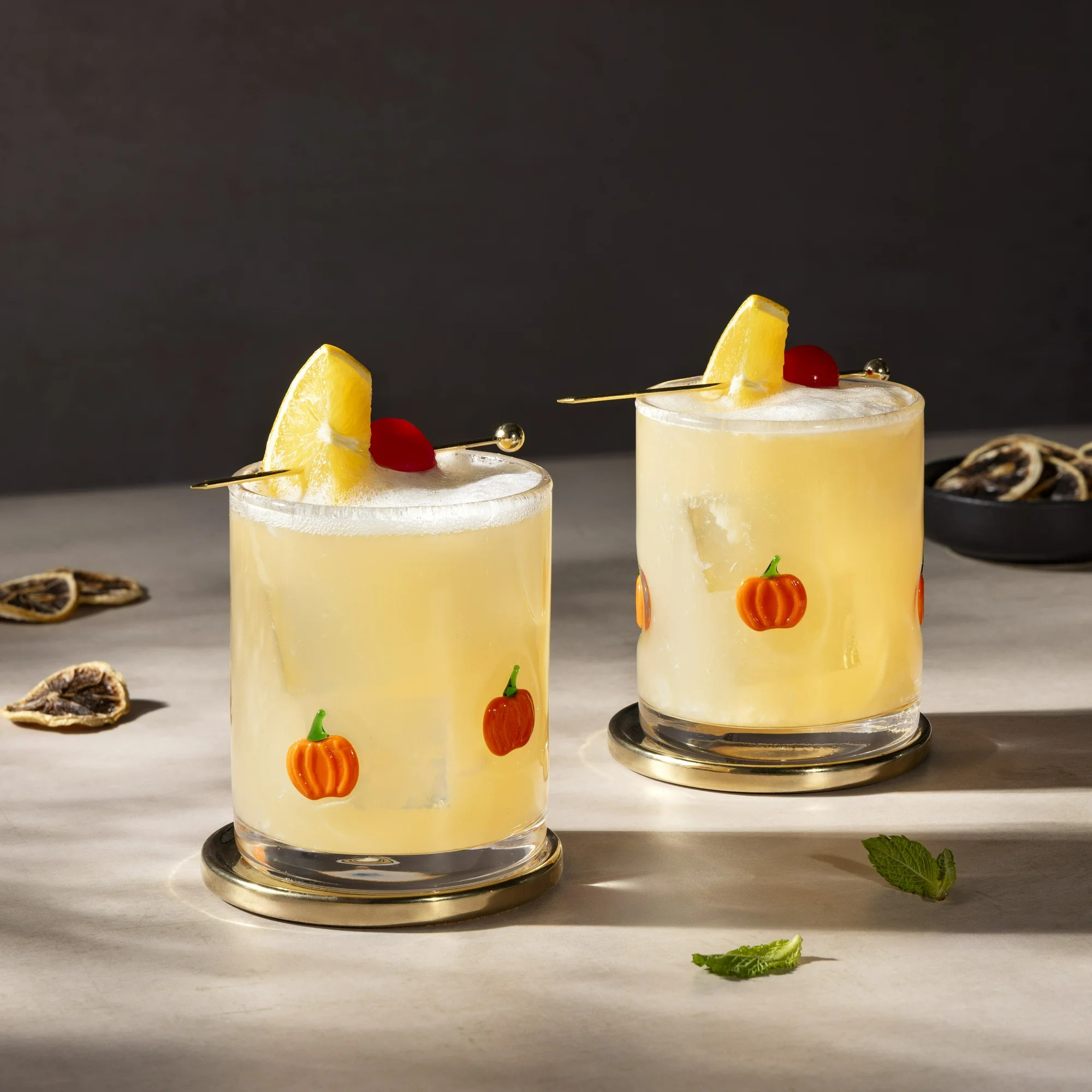 Thyme & Table 2-Pack 12 fl oz Halloween Pumpkin Charm Drinking Glass Set - Walmart.com | Walmart (US)