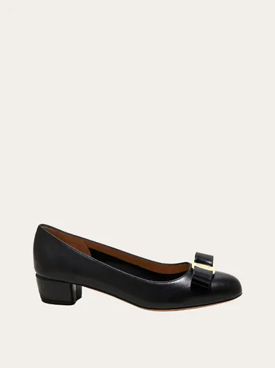 Vara Bow pump shoe | Ferragamo (EU)