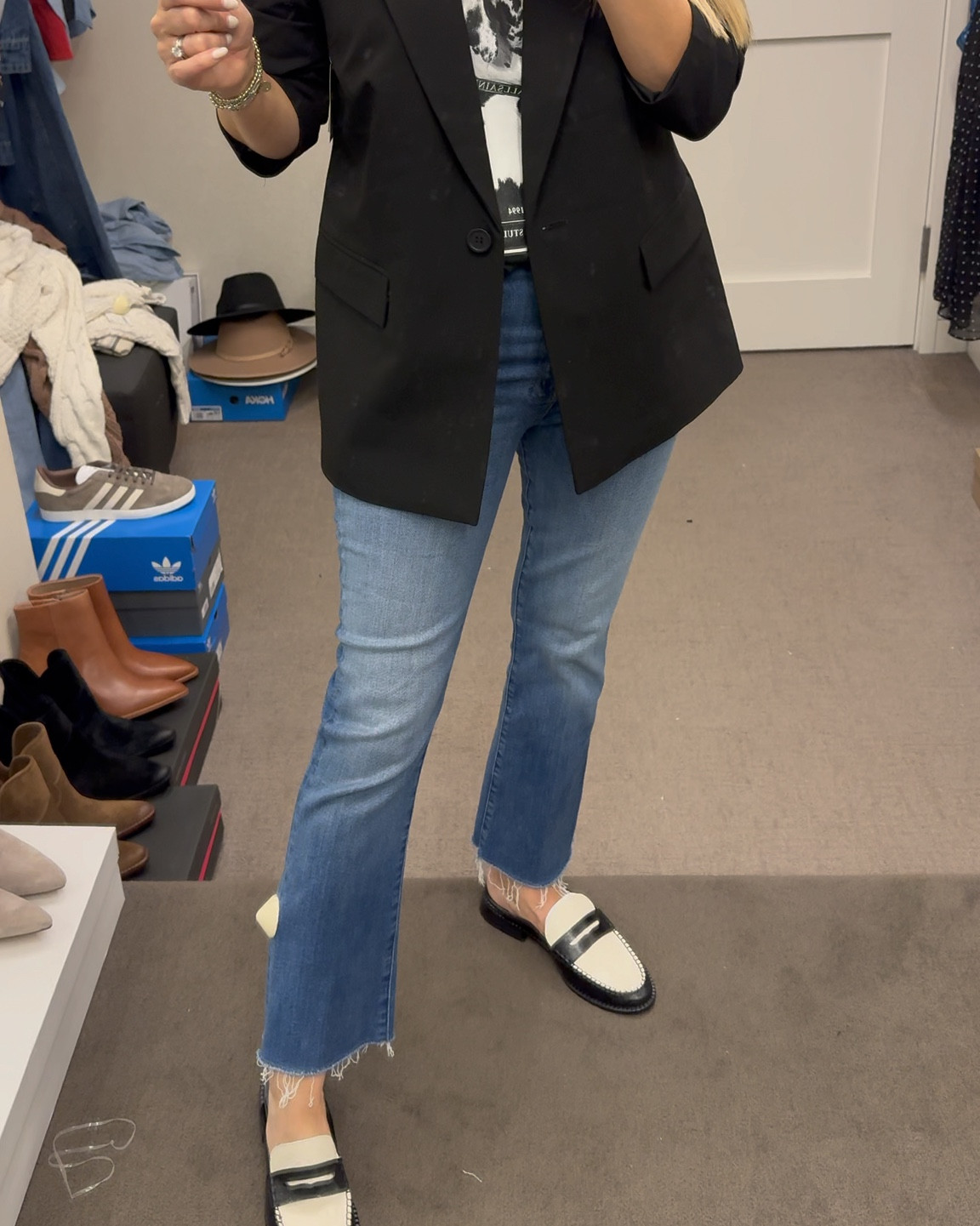 Nordstrom anniversary sale staple blazer that comes in three colors wearing a size small fits true size

#LTKSummerSales #LTKxNSale #LTKOver40