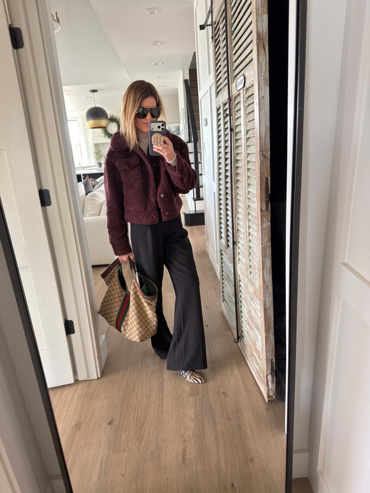 Ootd
Small pants


#LTKootd #LTKOver40