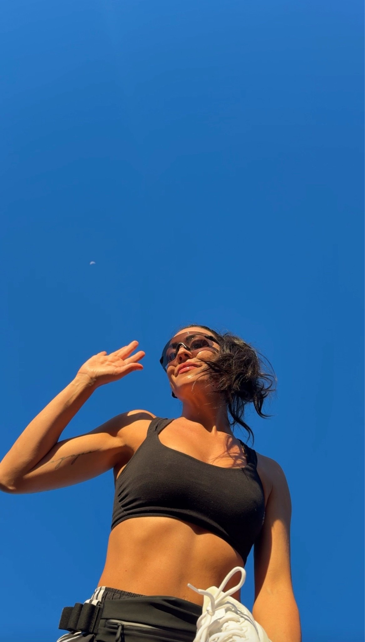 Happy sunday! Just logged some Sunday miles in my Brooks shoes and favorite Amazon sunglasses! Linking all of my running details here

#LTKfitnessgoals #LTKmorningroutine #LTKActive