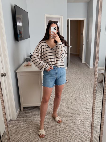 Size large in this top! Size up is between sizes because it runs cropped! 

Spring outfit / casual outfit / dad shorts 

#LTKfindsunder100 #LTKfindsunder50 #LTKSeasonal