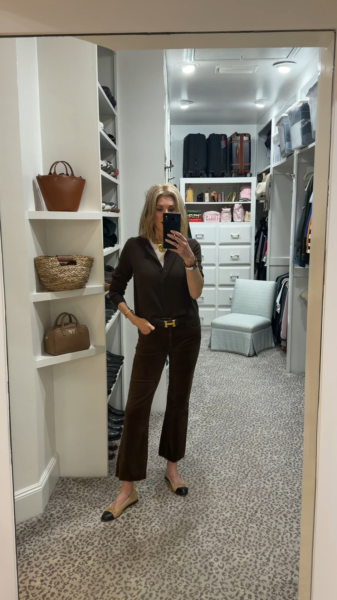 Loving this brown moment! The corduroy jeans are so comfy! 
 

#LTKootd #LTKOver40 #LTKgrwm