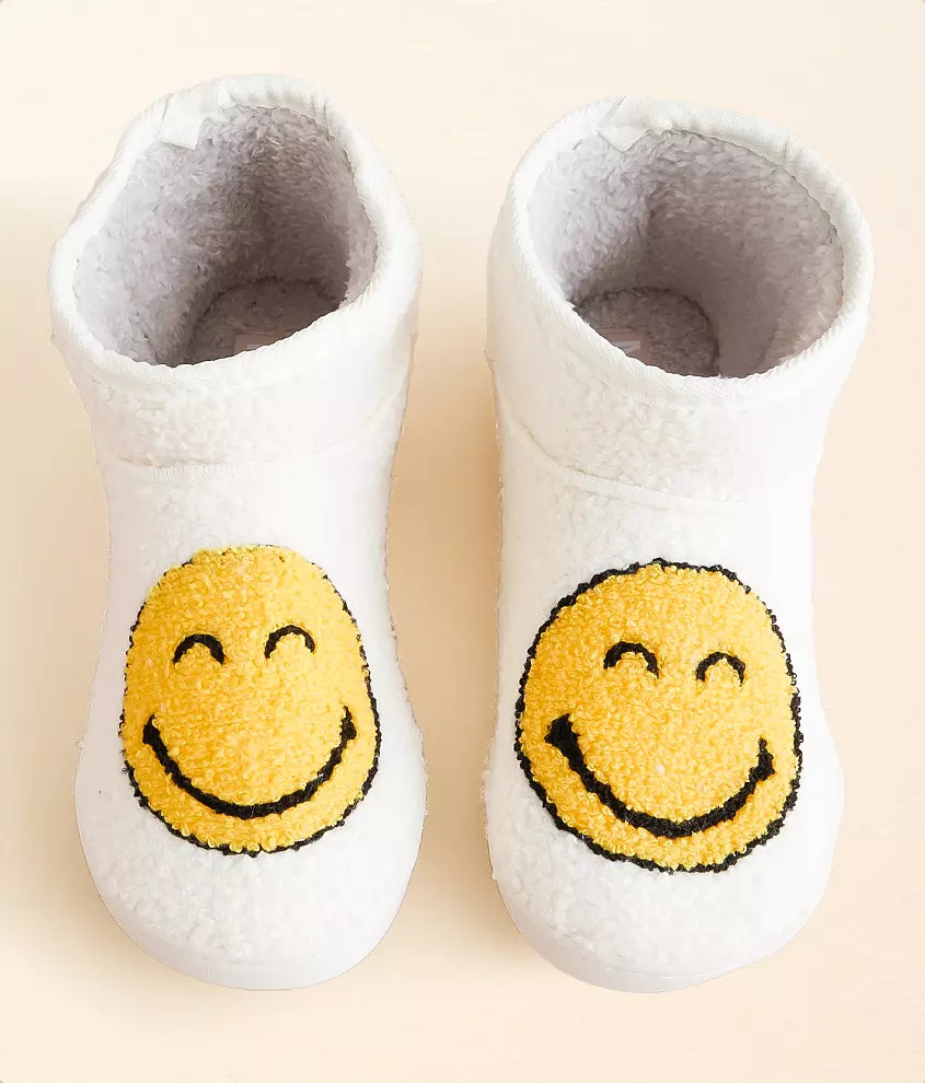 Chill Smiley Slipper Boot | Buckle