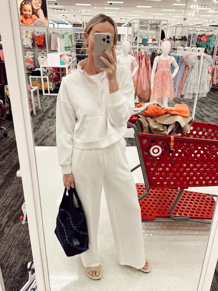 a little errand OOTD with the cutest matching set from Target… and a few of my amazon faves 🫶🏻

#LTKstyletip