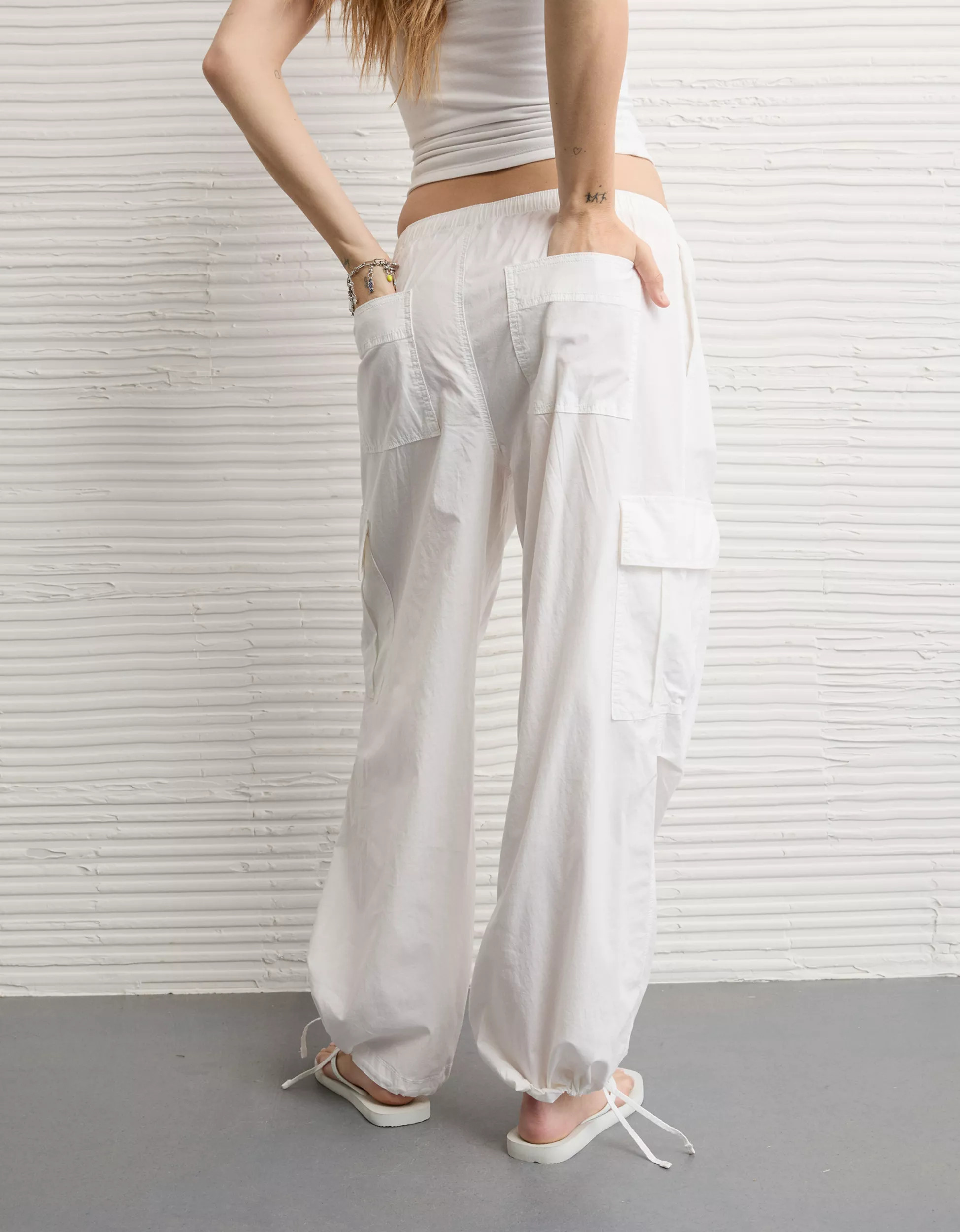 AE Low-Rise Baggy Cargo Parachute Pant | American Eagle Outfitters (US & CA)