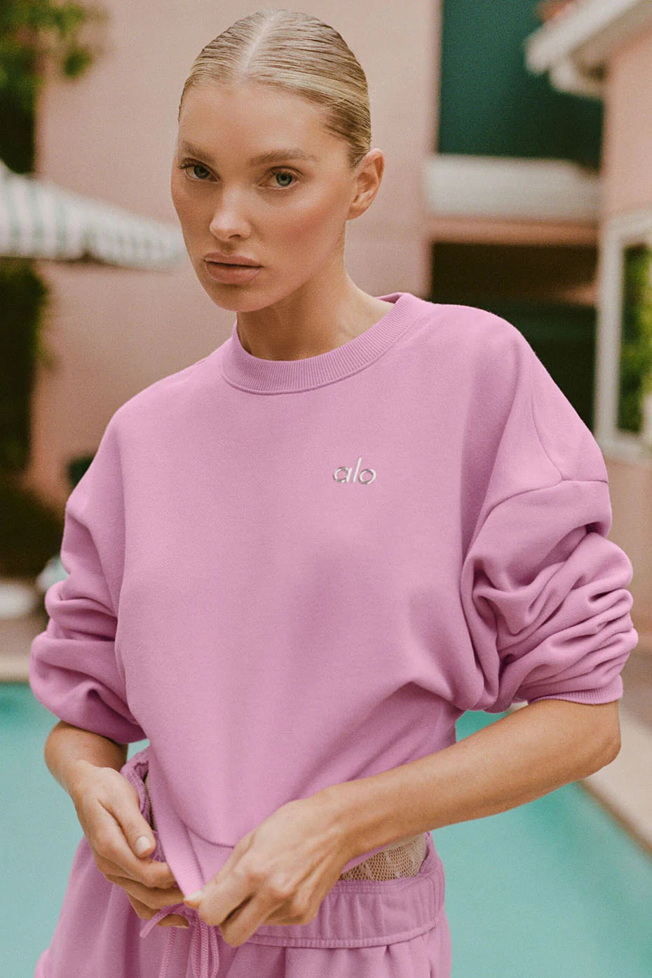 ALO | Cropped Accolade Crewneck Top in Candy Heart Pink, Size: Large | Alo Yoga (US)