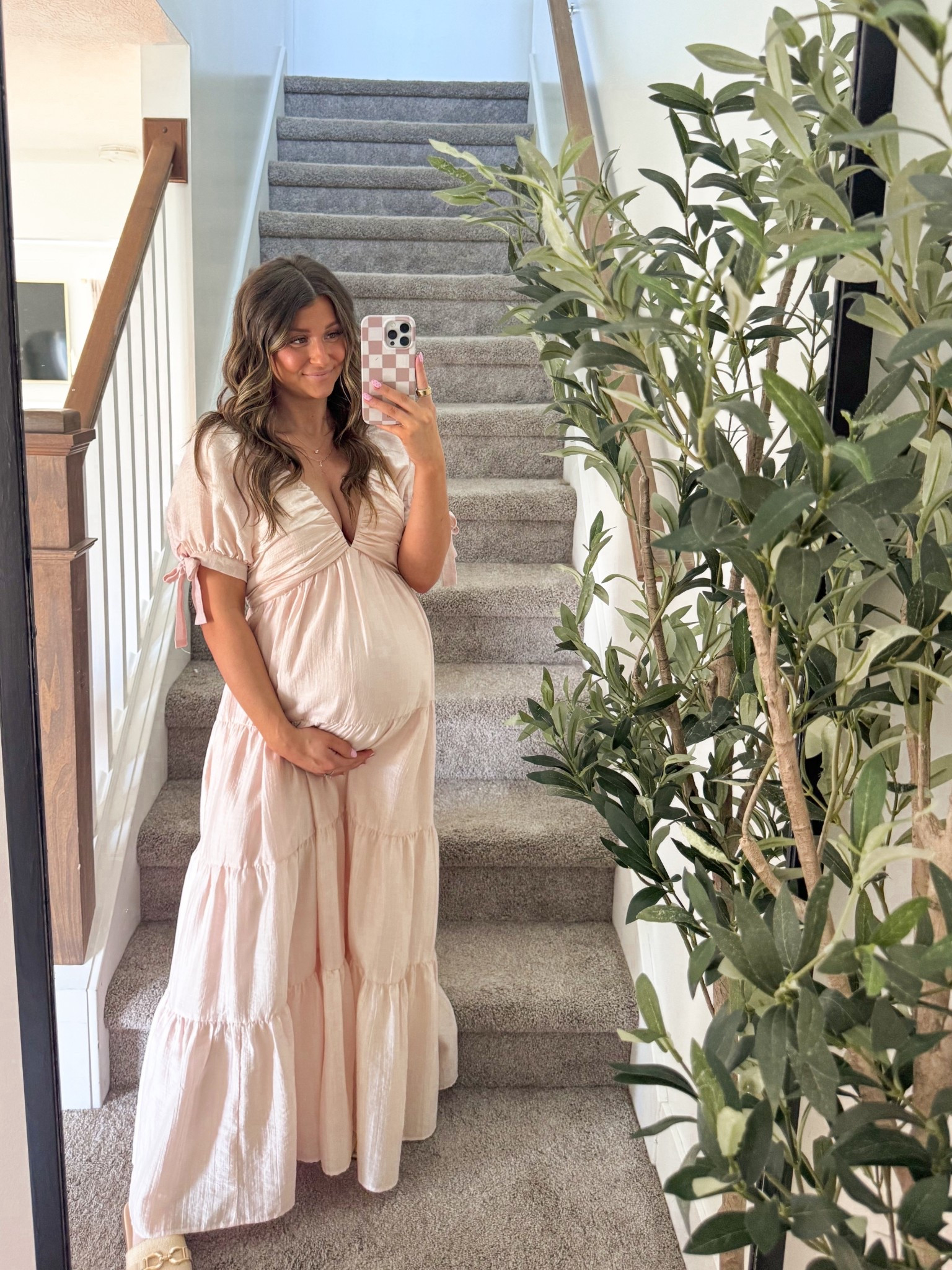 loveddd this dress! will definitely be wearing this not pregnant too! 🌸