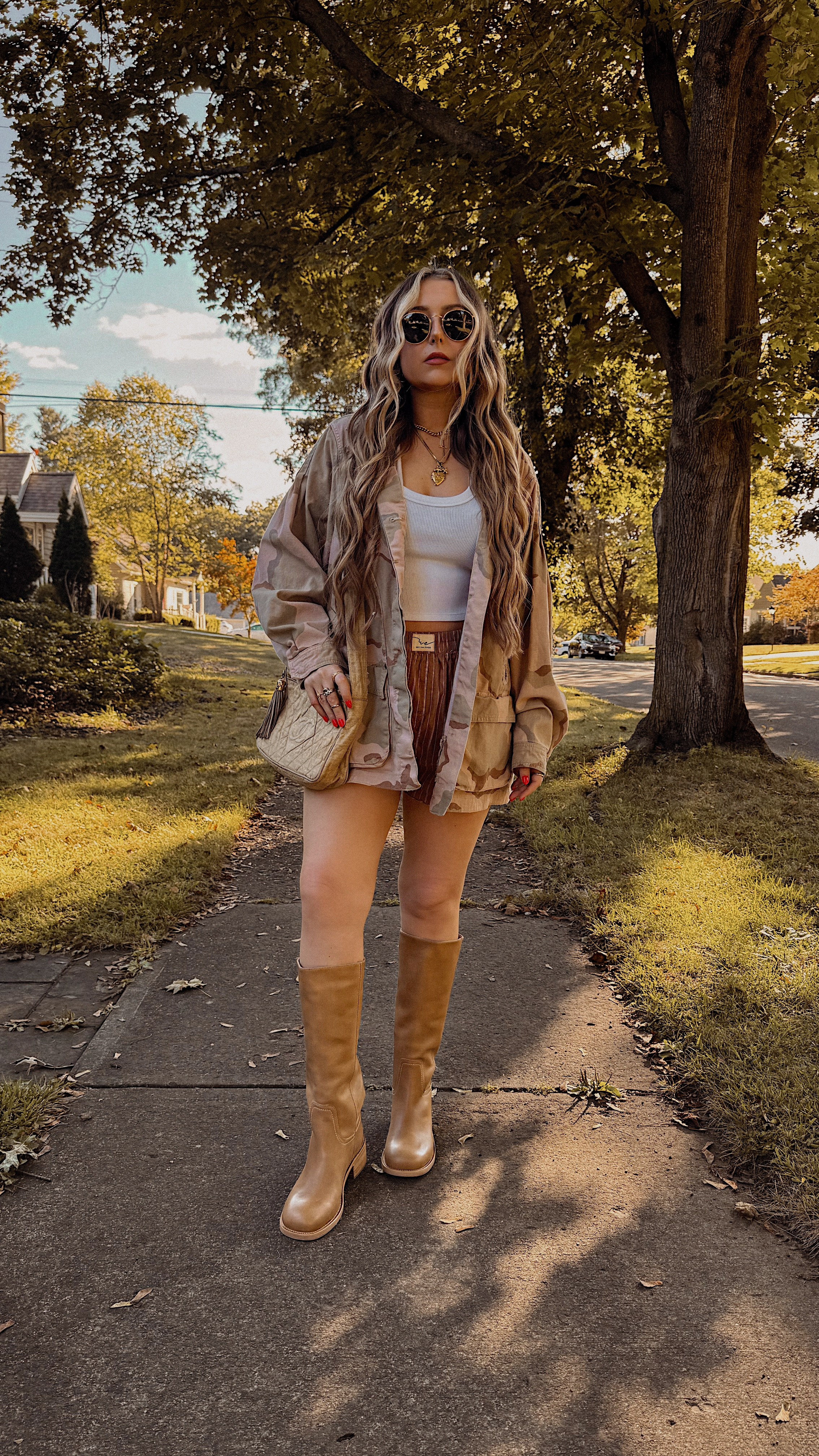 Cute Fall transitional outfit idea! Boxers, tall boots, oversized jacket!🤎

Wearing a M in the sweatpants

Wearing a S in the boxers

Wearing a L in the tank 


#LTKShoeCrush #LTKSeasonal #LTKBump