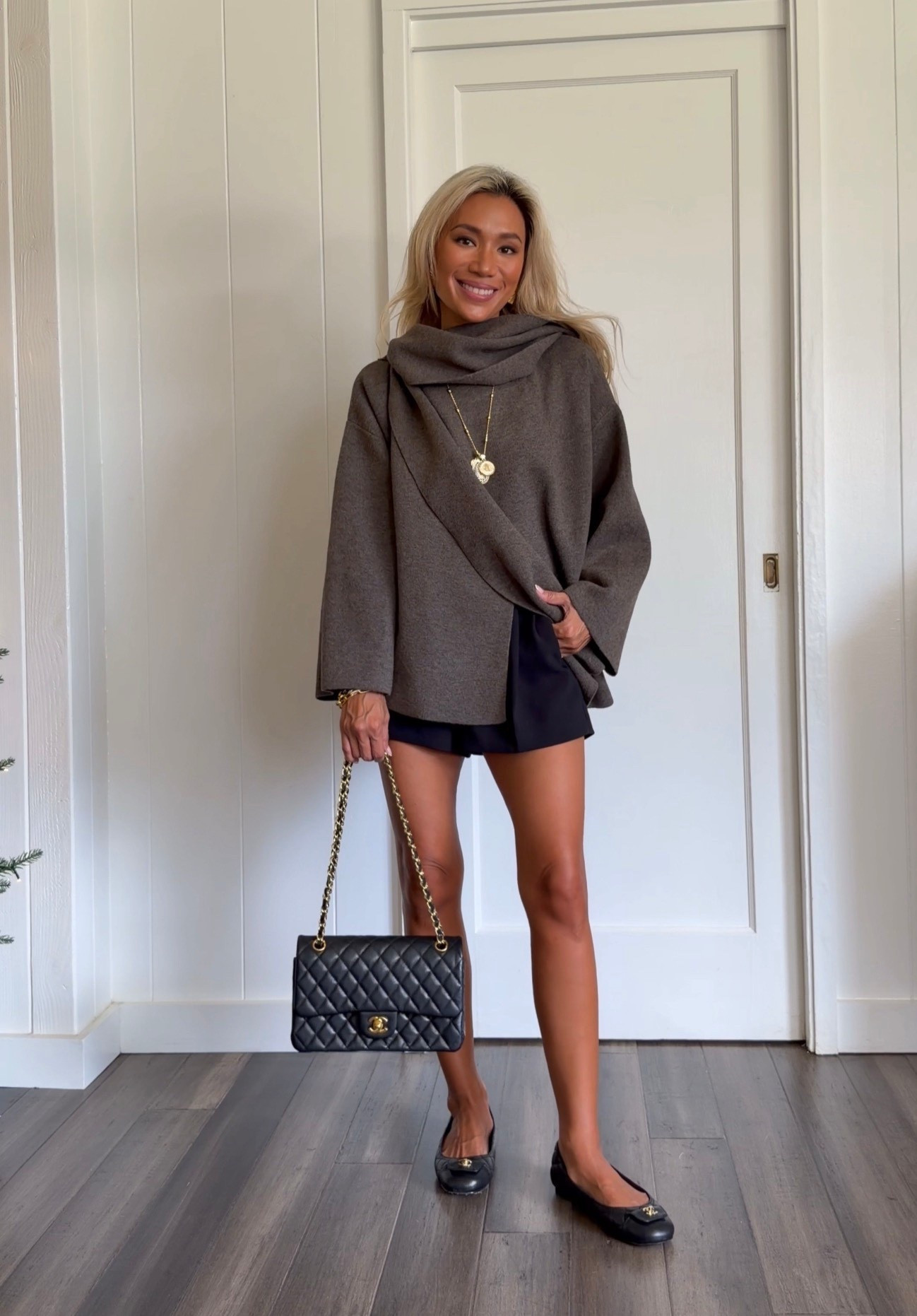 I’ll forever keep this Zara sweater/ so warming an absolutely chic. I can style this in a million ways! Wearing the smallest size. Shorts size 0. Chanel flats + flap bag 

#LTKStyleTip #LTKPetite #LTKFindsUnder50