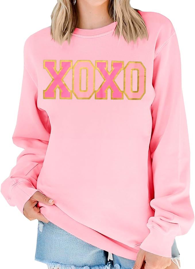 KEKEMI Valentine's Day Sweatshirt For Women Retro XOXO Graphic Sweater Shirts Crewneck Hugs and K... | Amazon (US)