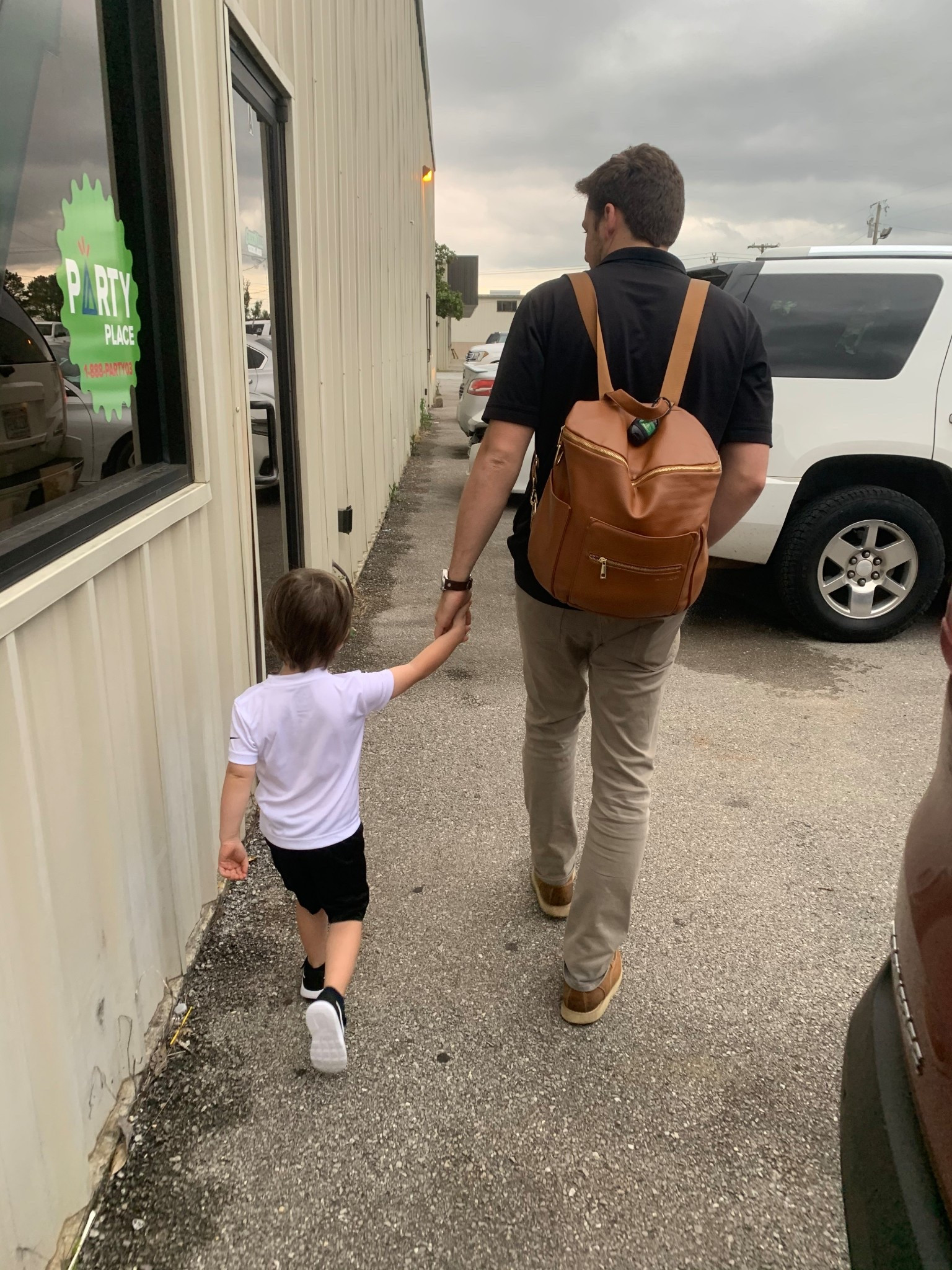 my go-to fall bag is the fawn design original diaper bag — mainly because well, I need a diaper bag, but also because it’s SO cute. it goes with anything — even a dad 🤍

fall bag, backpack, diaper bag, style tip, dad 

#LTKItBag #LTKGiftGuide #LTKStyleTip