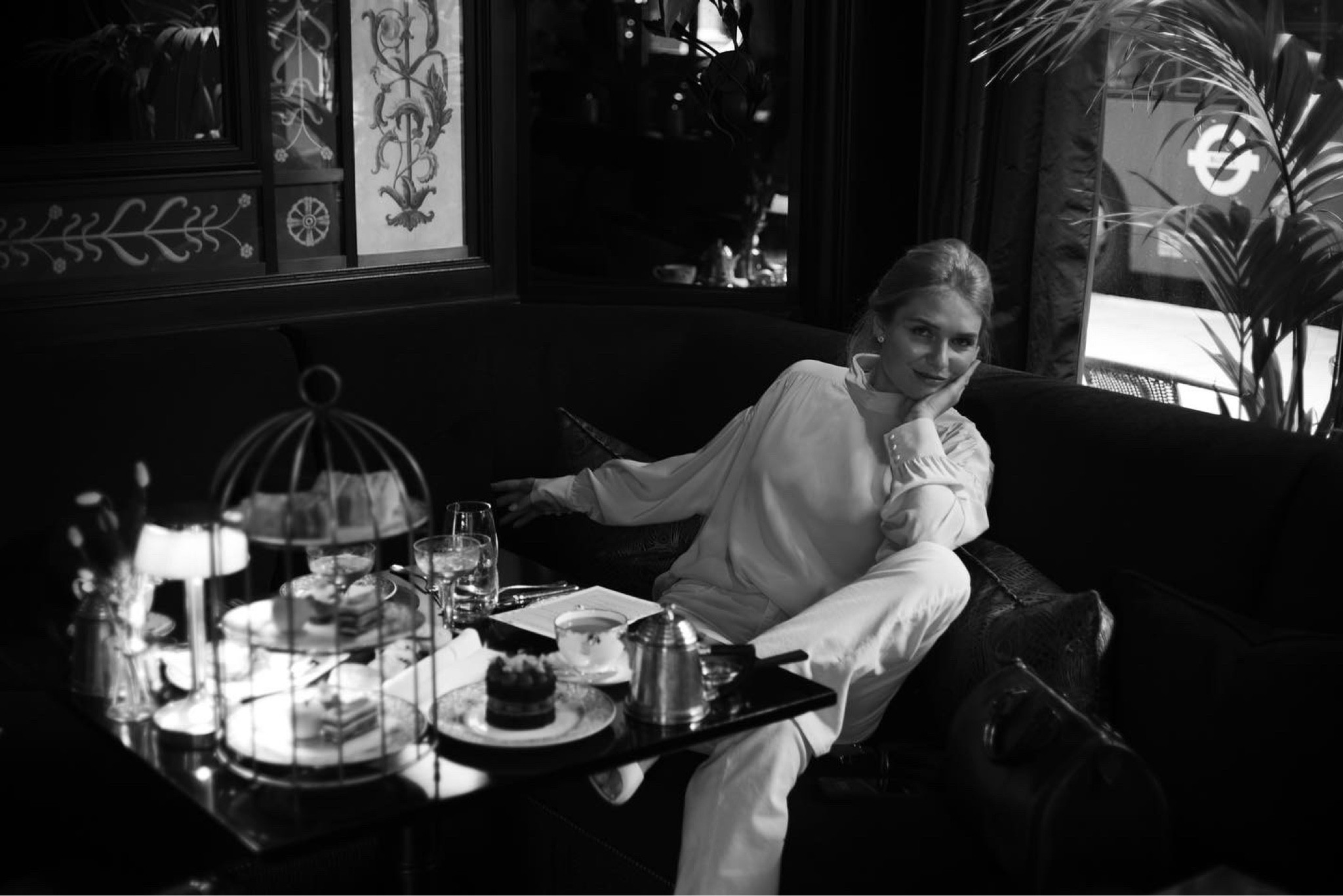 #afternoontea at #loscar #london 

#hotelstay #londonhotel #whitelook #whiteonwhite

#LTKSeasonal #LTKfamily #LTKtravel