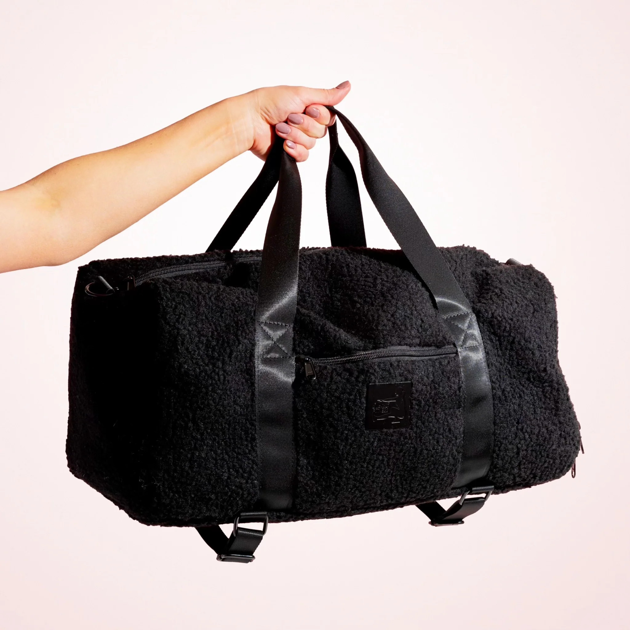 BLACK SHERPA DUFFLE BAG | SuzieB Fitness
