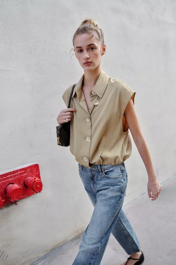 COLLARED TOP | Zara US