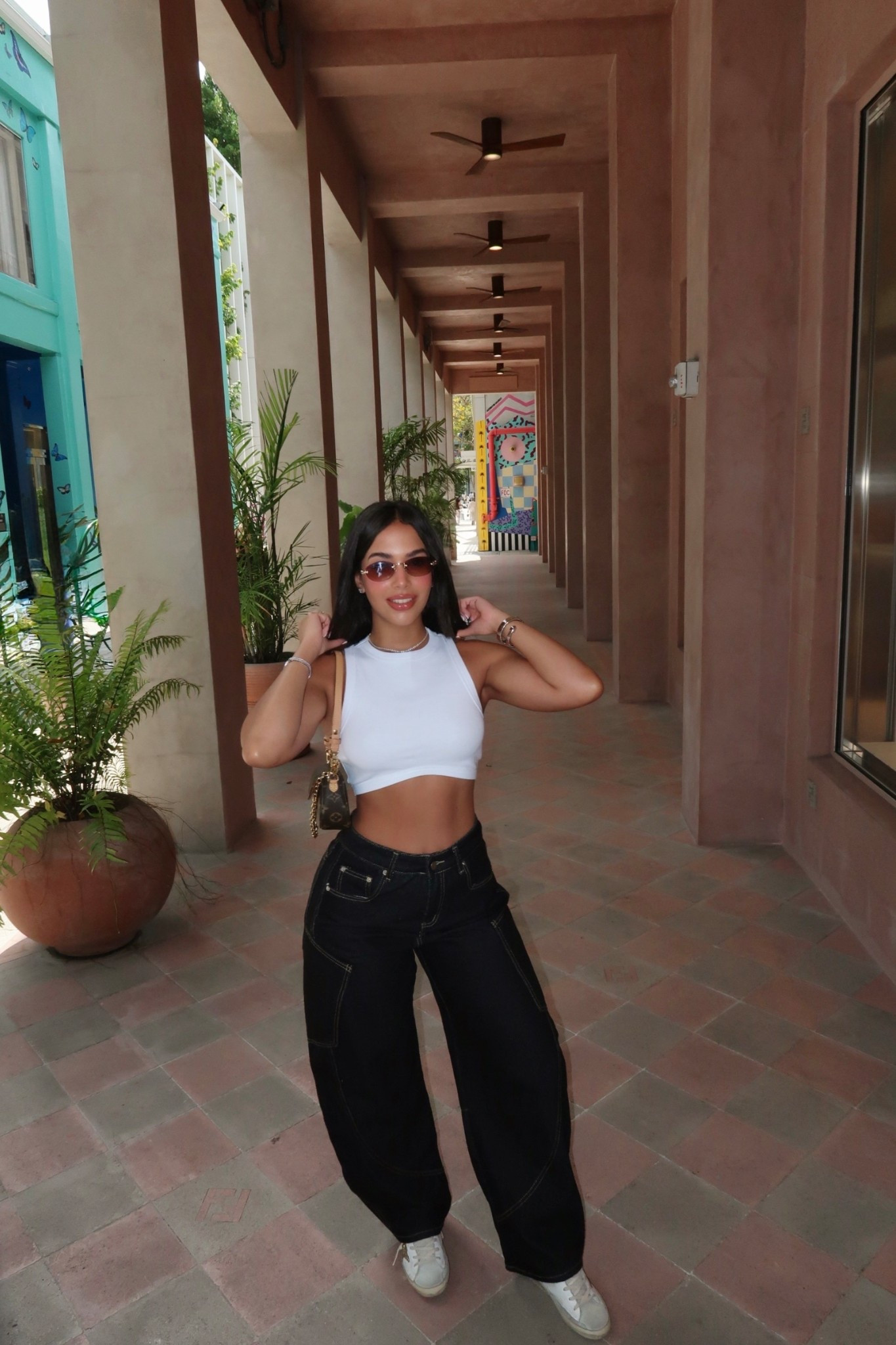 Outfit of the day✨✨ 
Estoy obsesionada con estos Jeans😍
Size down para el jean! Estoy usando size XS 



#LTKootd