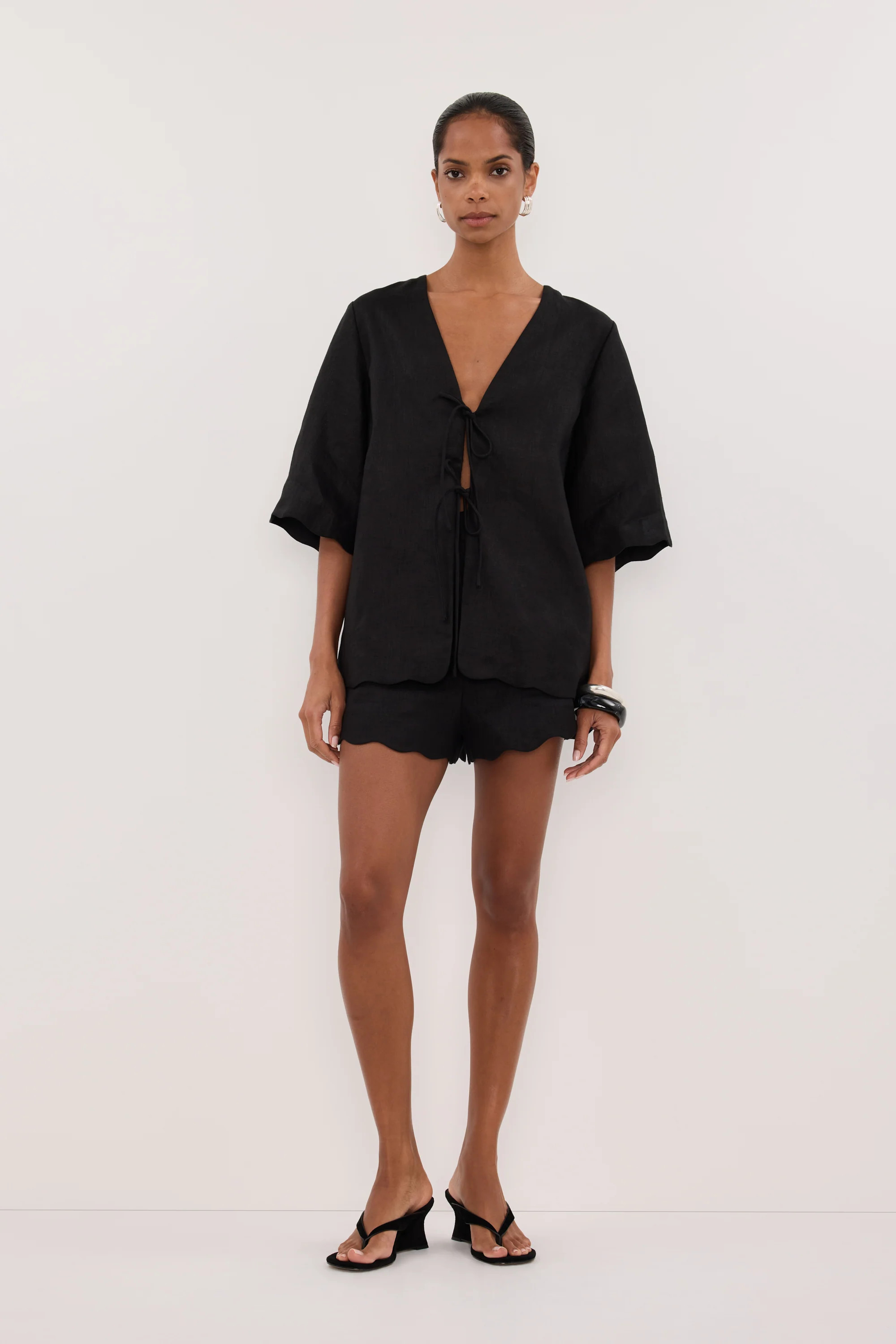 LELA BLACK LINEN SHIRT | DISSH