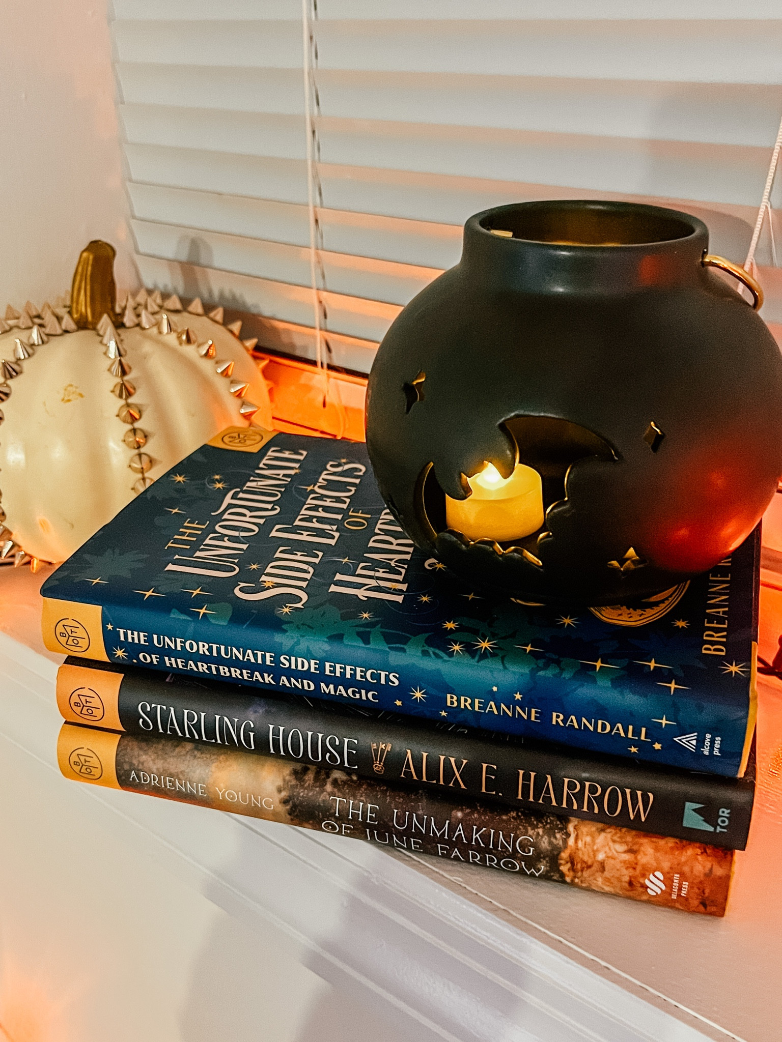 Spooky halloween decor and books 

#LTKfindsunder50 #LTKHalloween #LTKSeasonal