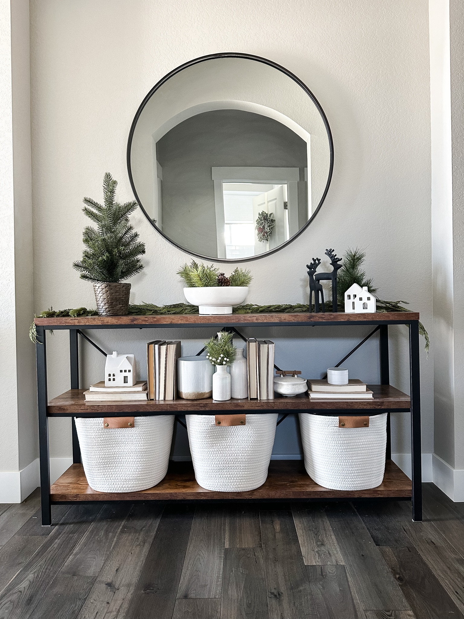 Linking my Christmas entryway table decor! It’s more of a “winter” theme but I love all the greenery with the white!

Home decor, Christmas decor, entryway table, console table, Christmas treee

#LTKhome #LTKSeasonal #LTKHoliday