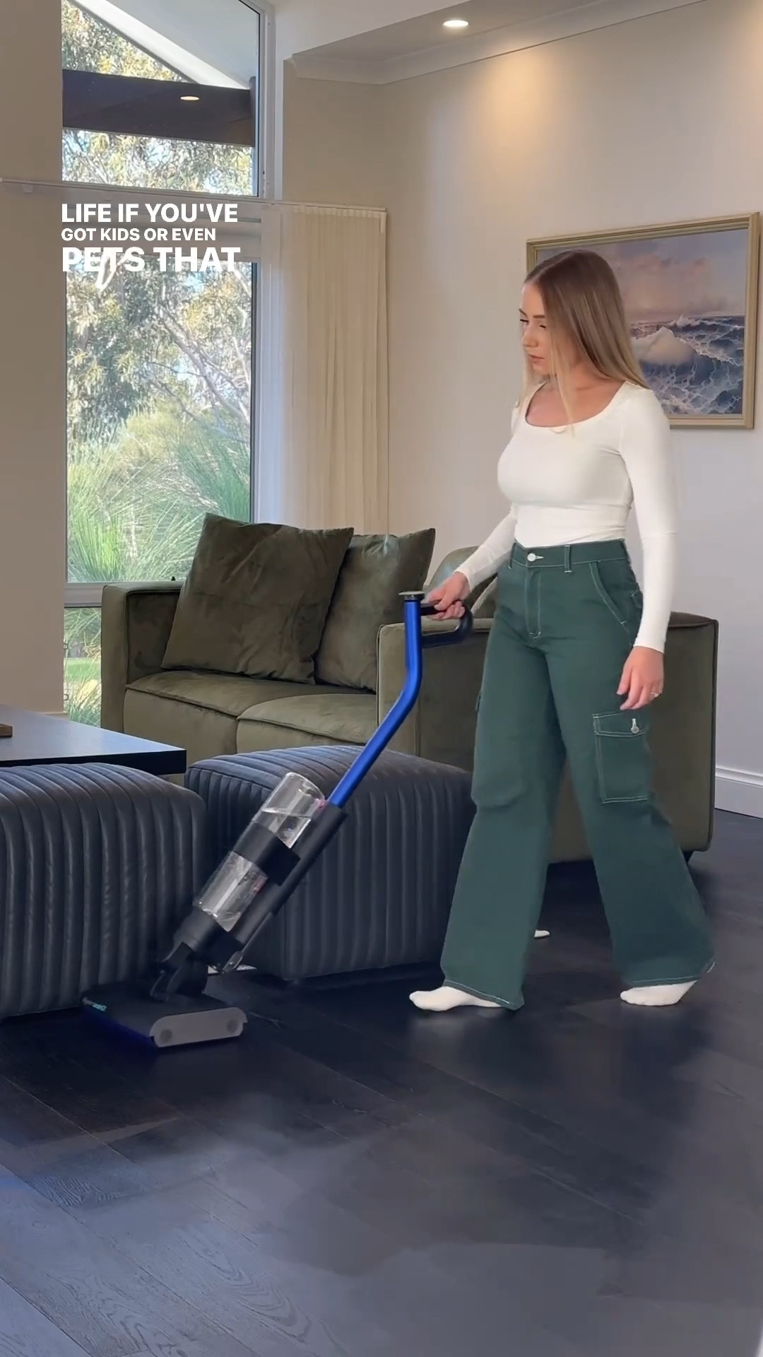This is the new Dyson WashG1, and it will change your life if you have kids, messy dogs, or if you’re prone to a bit of mess yourself 😂 Watch the video to find out what I love about it! I’ve also done a bonus video on my stories 👀 @dyson_anz #DysonWashG1 #DropTheMop