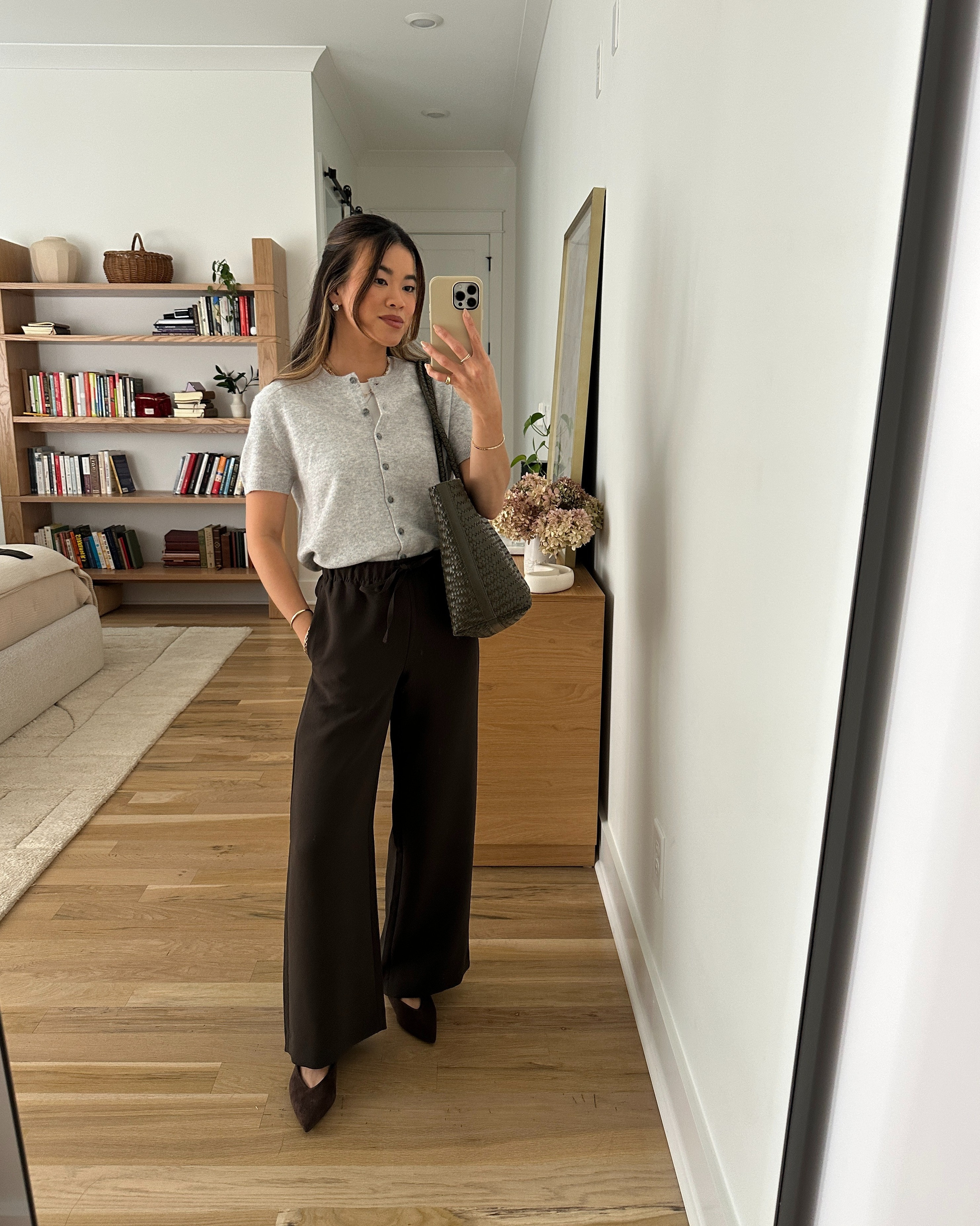The perfect transition sweater from @Aritzia. Cozy vibes without sweating!

Sizing info:
-Aritzia Bare Cashmere Noteworthy Shortsleeve Cardigan (Size Small in Heather Chrome)
-Aritzia The Lodge Pant Crepette (Size 2XS Short in Cacao Nib Brown)
-Aritzia HomeStretch Smooth Tune T-Shirt (Size Small in White) 


Aritzia best sellers, best pieces from Aritzia for petite, Aritzia pants for petite, what pants from Aritzia will fit if youre petite, Petite style guide, how to dress if you’re petite, Petite style, petite fashion, mom outfit, mom style, petite pants, petite outfit ideas, petite outfits, best pants for petite, petite lodge pants, fall style, fall outfits, autumn outfit, vacation outfits, Aritzia trousers for petite, Aritzia try on, fall sweater, aritzia sweater

#LTKootd #LTKSeasonal #LTKPetite