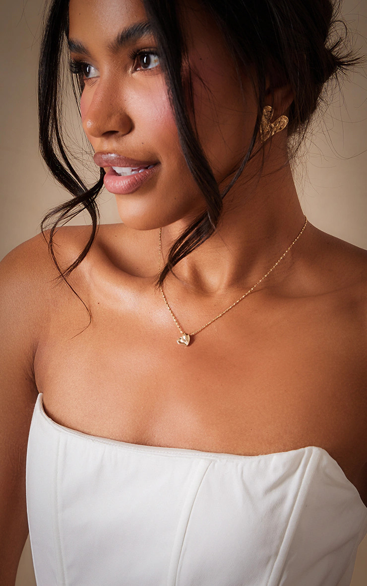 Gold Abstract Heart Detail Necklace | Pretty Little Thing (Australia & New Zealand)
