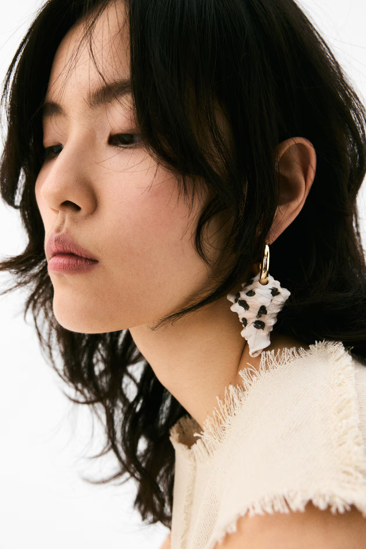 Seashell-Pendant Earrings | H&M (US + CA)