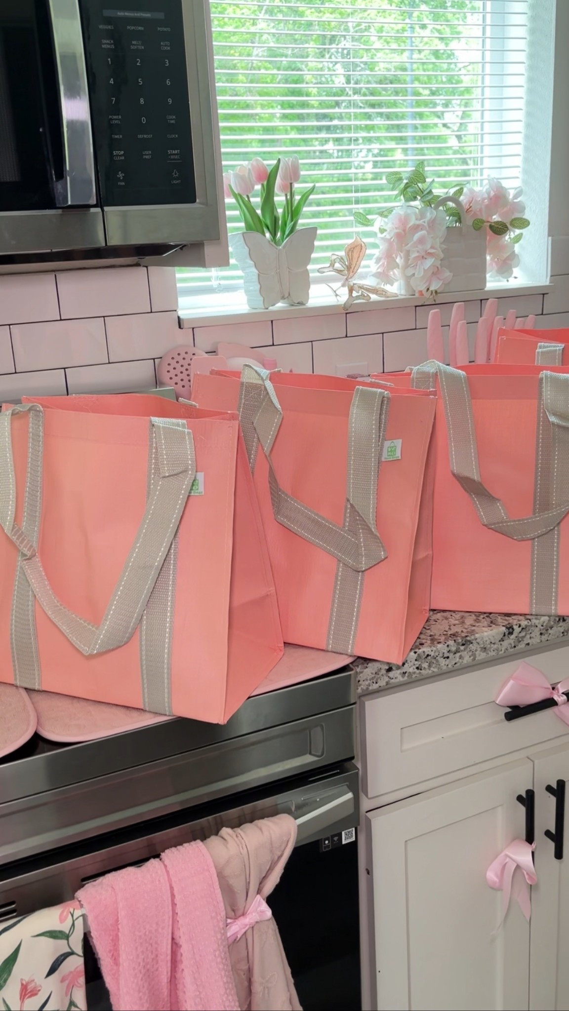 Reusable pink shopping grocery bags


#LTKHome #LTKFindsUnder50 #LTKActive