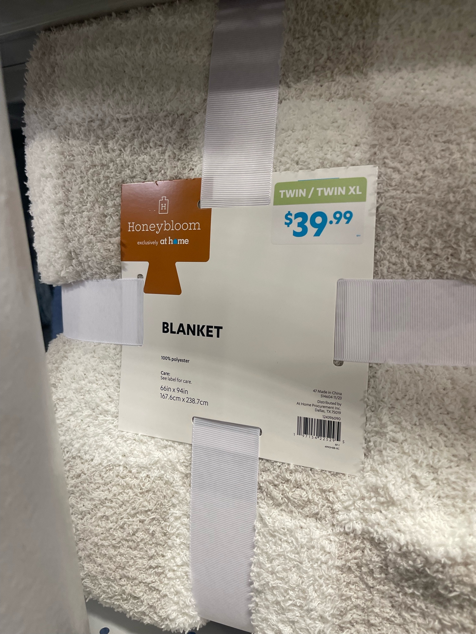 I found the coziest blanket at At Home and I’m obsessed!!! It’s soft, stretchy, and huge 🤩 Such a good quality for the price! Comparable blankets for $100+ and I got this for $39.99!! 

#LTKfindsunder50 #LTKhome #LTKSpringSale