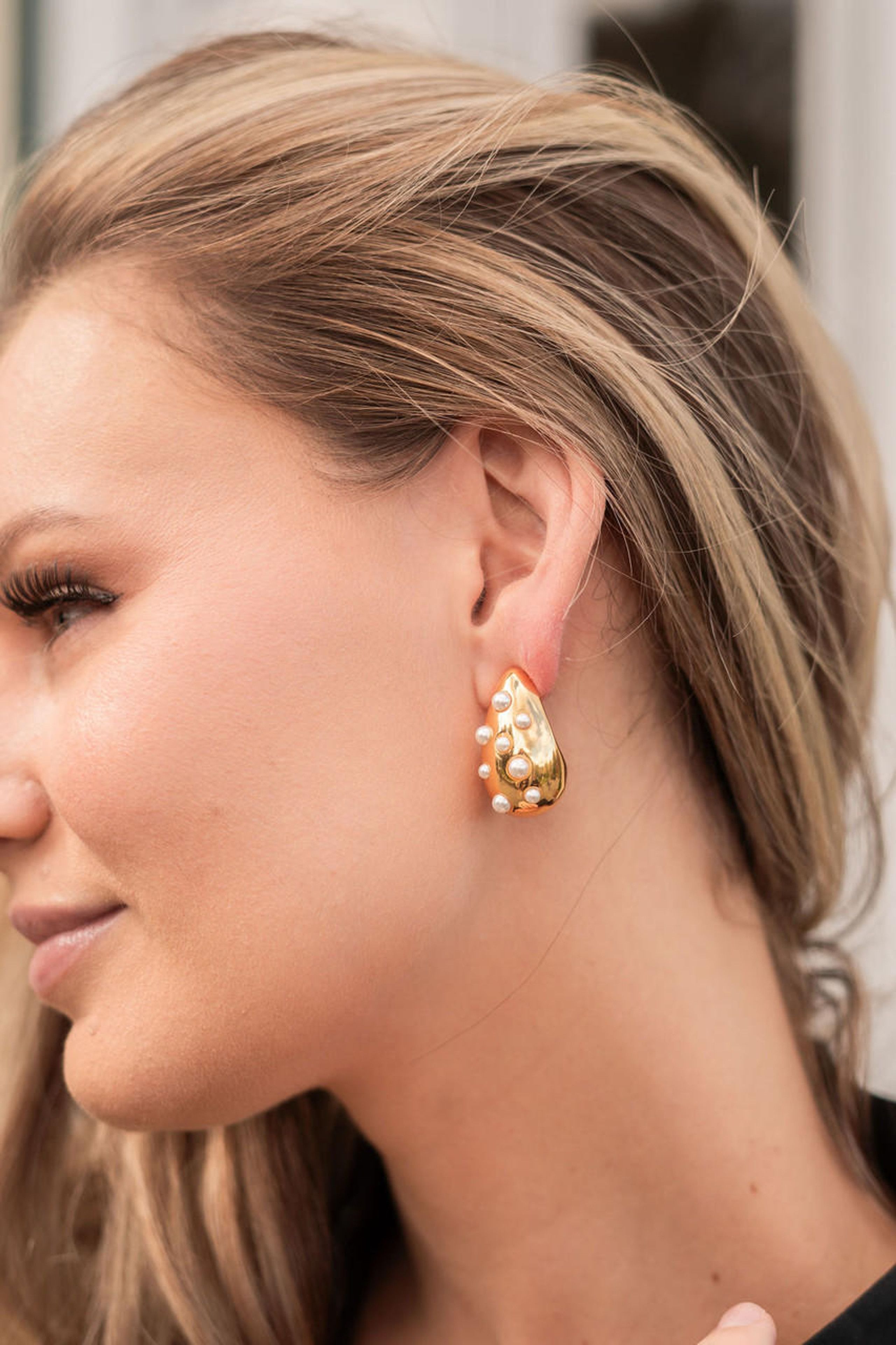 Mila Hoop - Gold & Pearl Earring | Lisi Lerch Inc