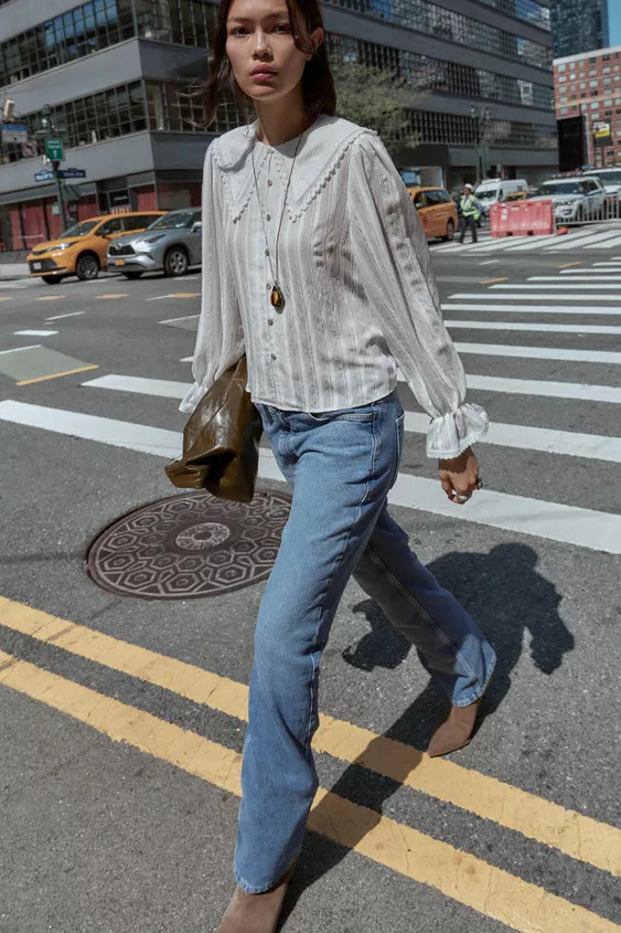 BLUSE MIT BUBIKRAGEN UND SPITZE | Zara DE